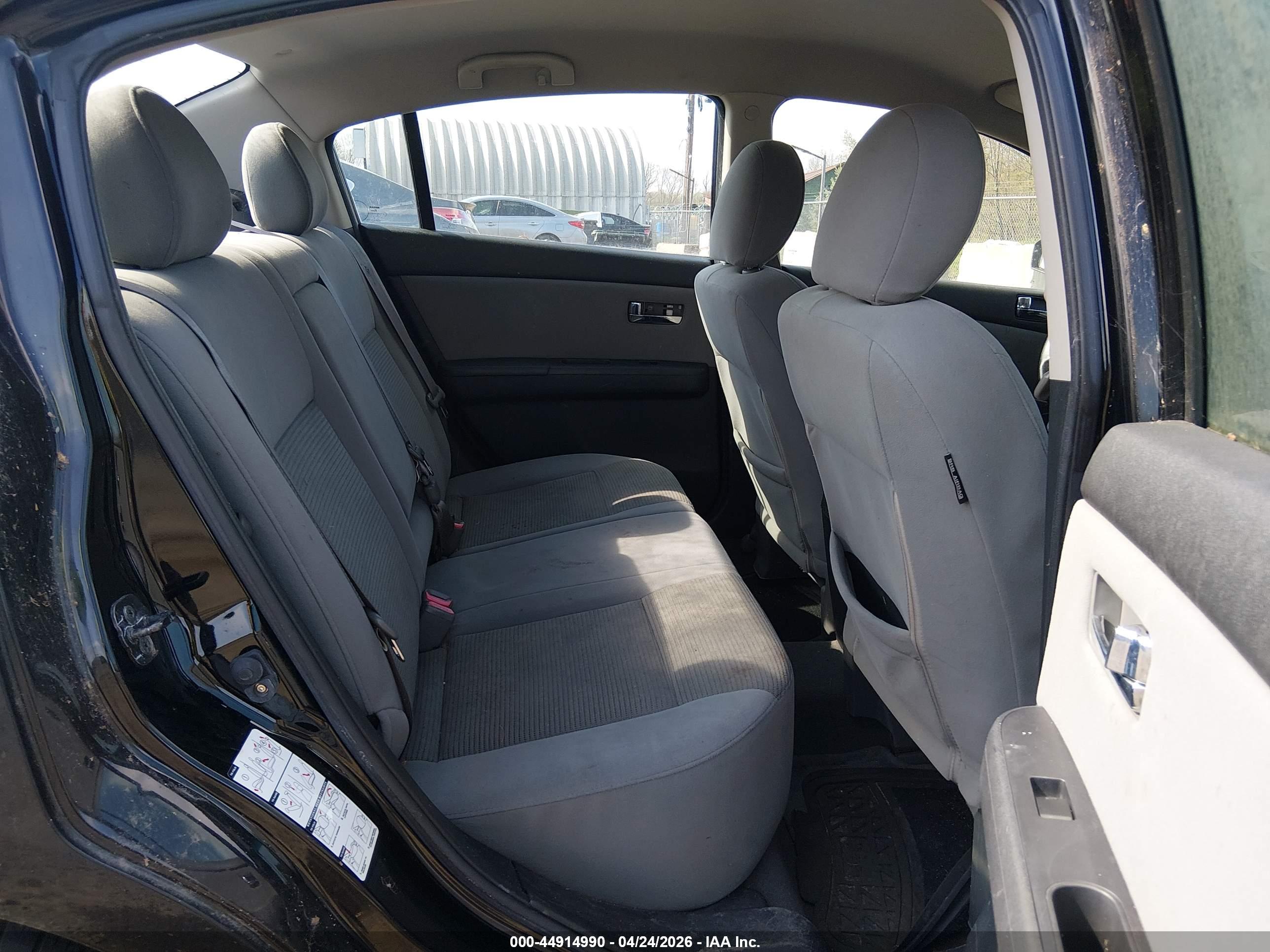 NISSAN SENTRA image 8