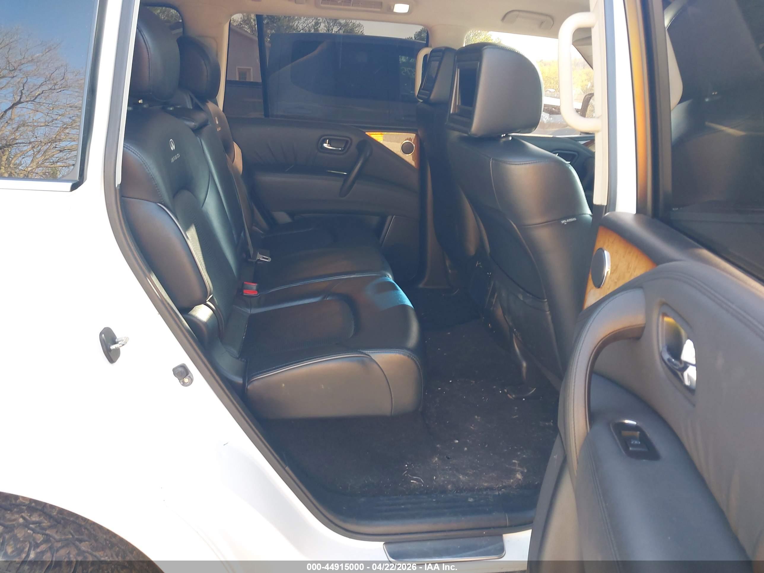 INFINITI QX56 image 8