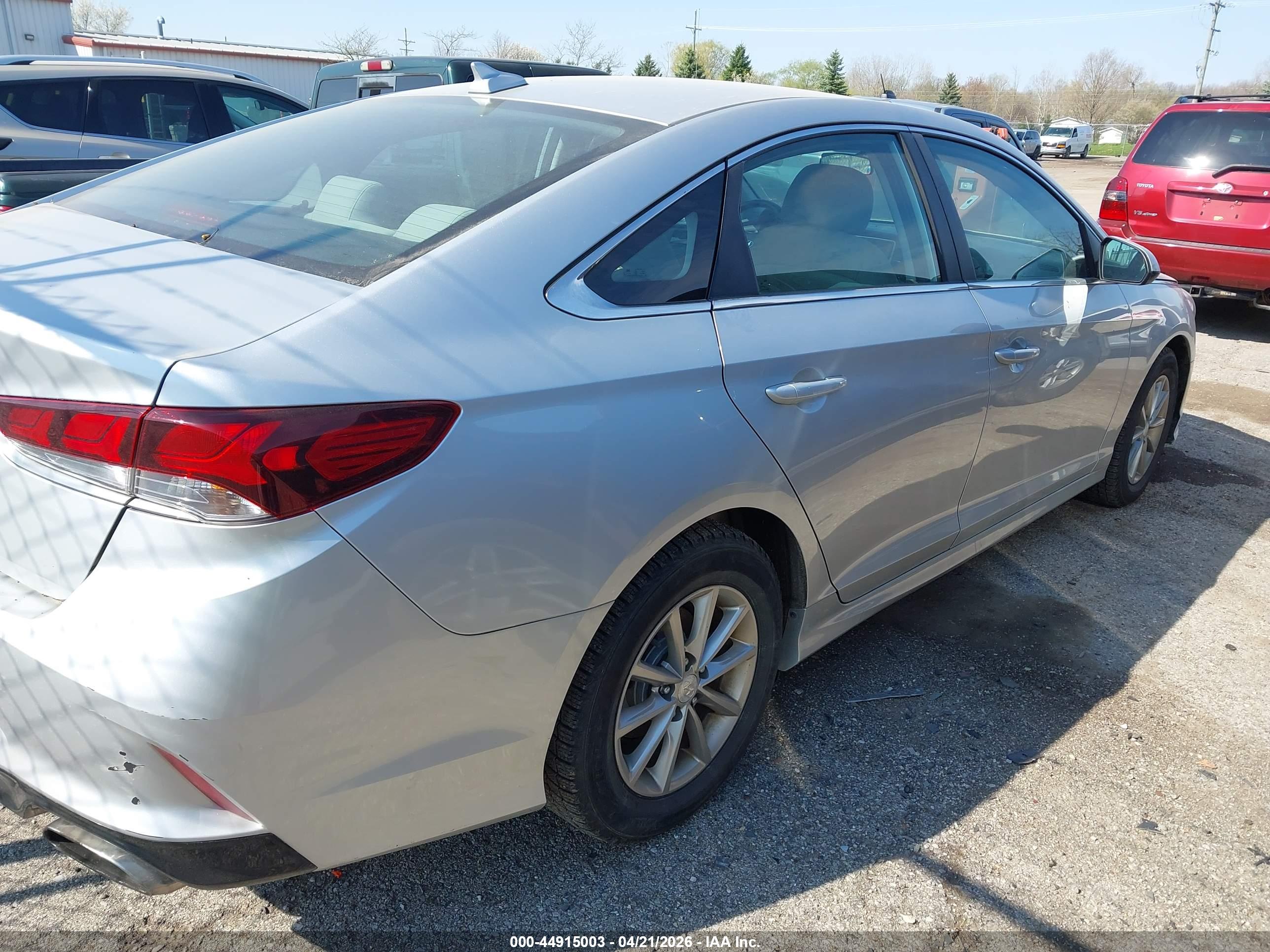 HYUNDAI SONATA image 4