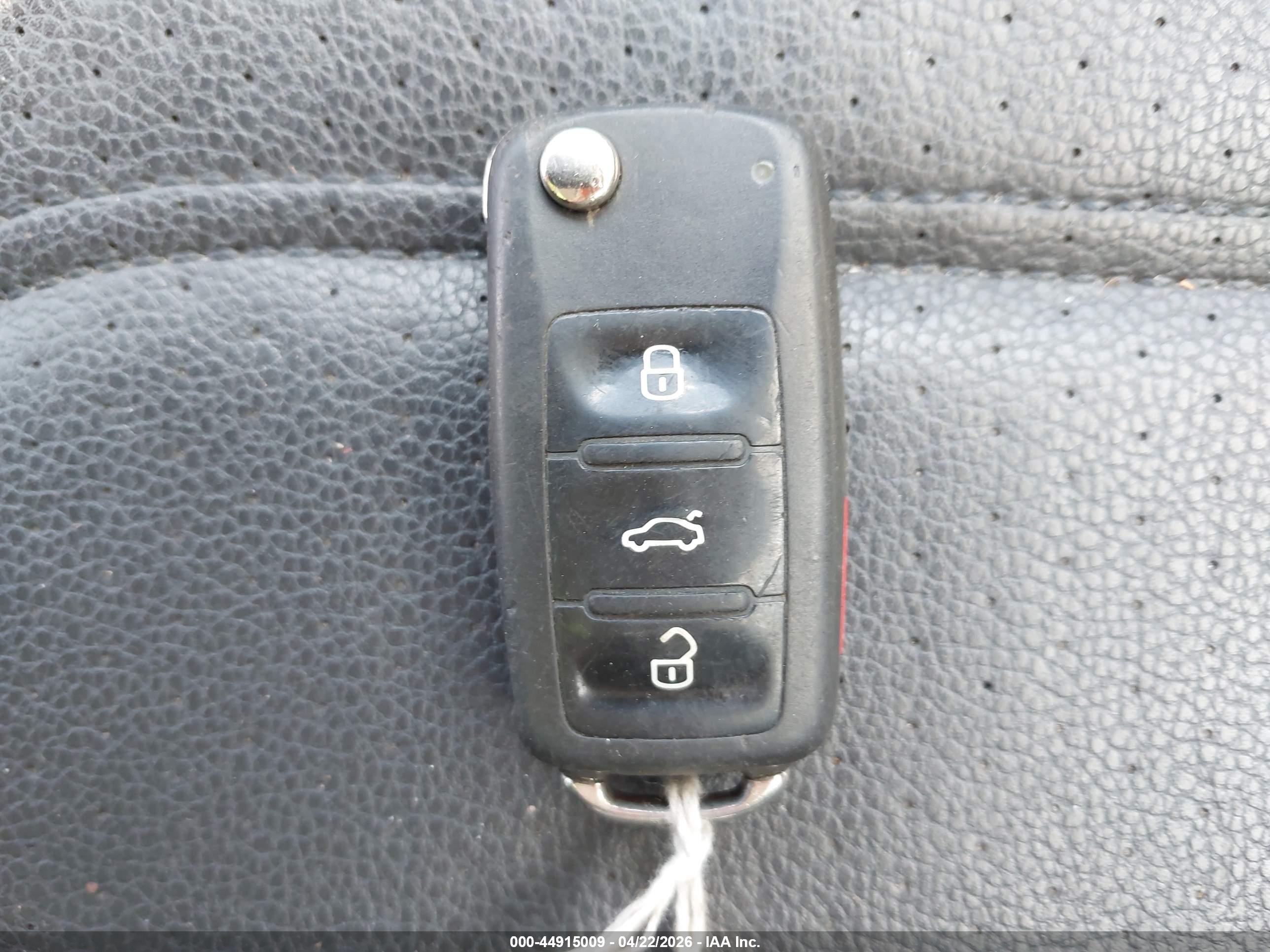 VOLKSWAGEN PASSAT image 11