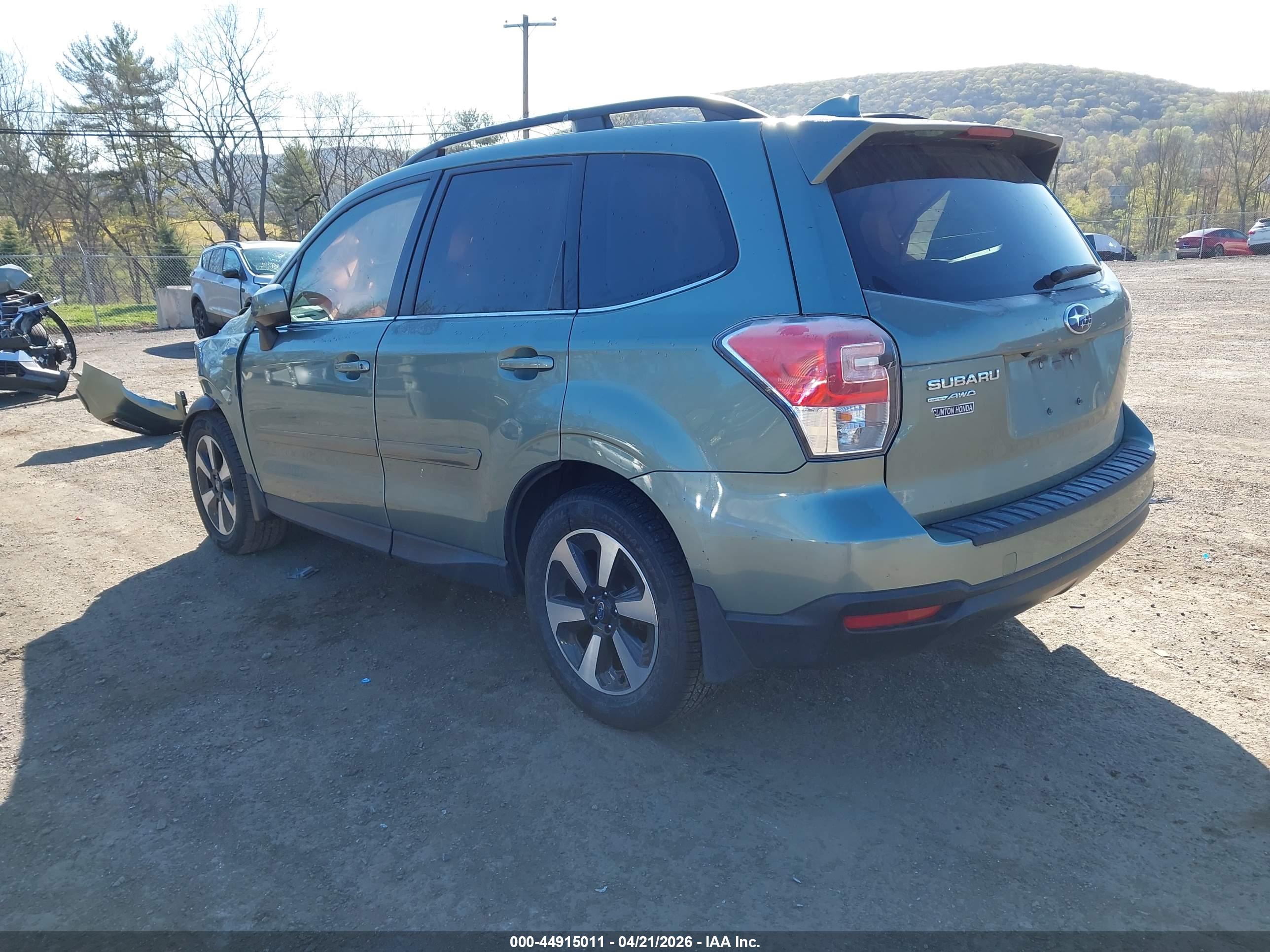 SUBARU FORESTER image 3