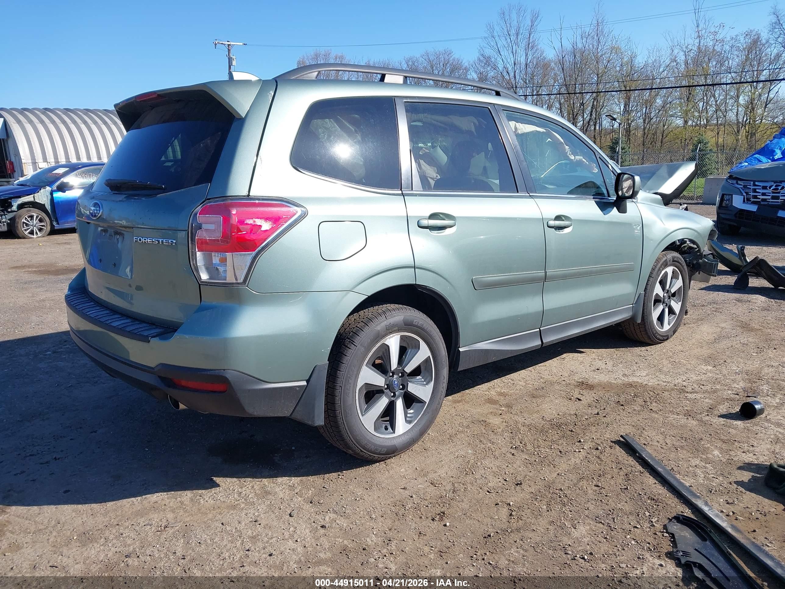 SUBARU FORESTER image 4