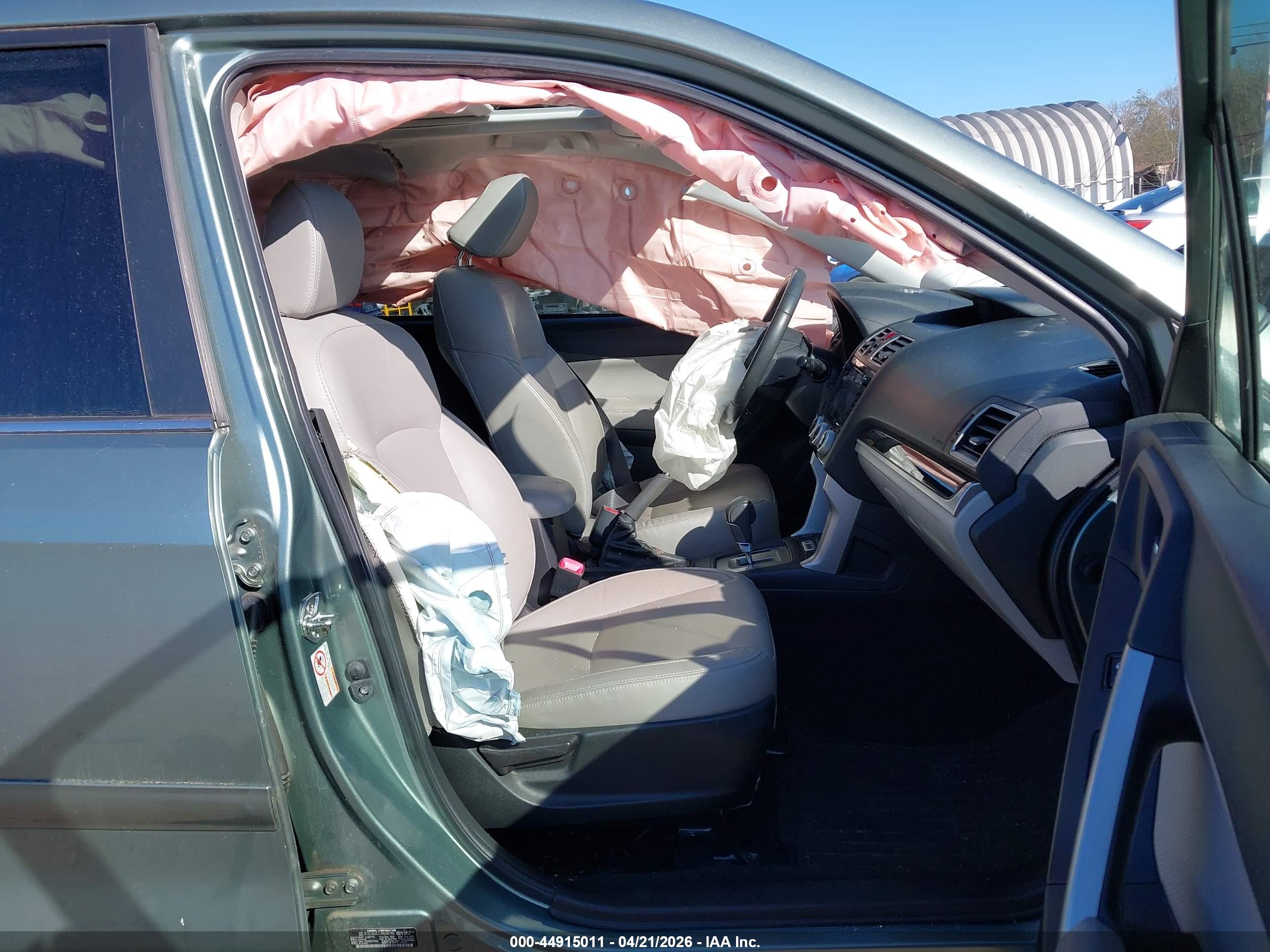 SUBARU FORESTER image 5