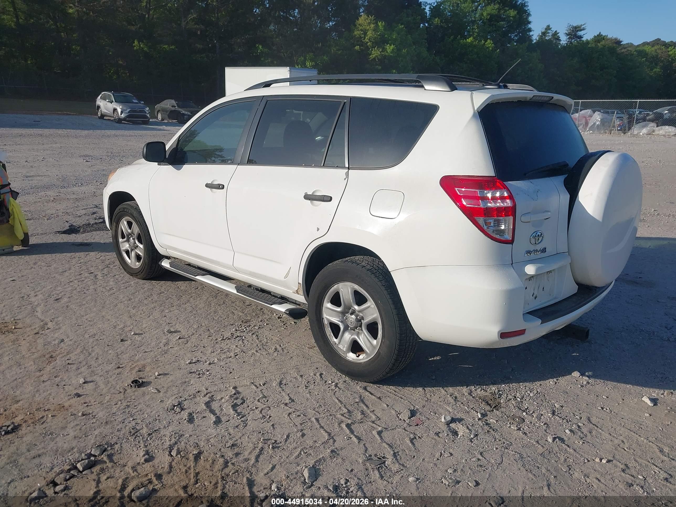 TOYOTA RAV4 image 3