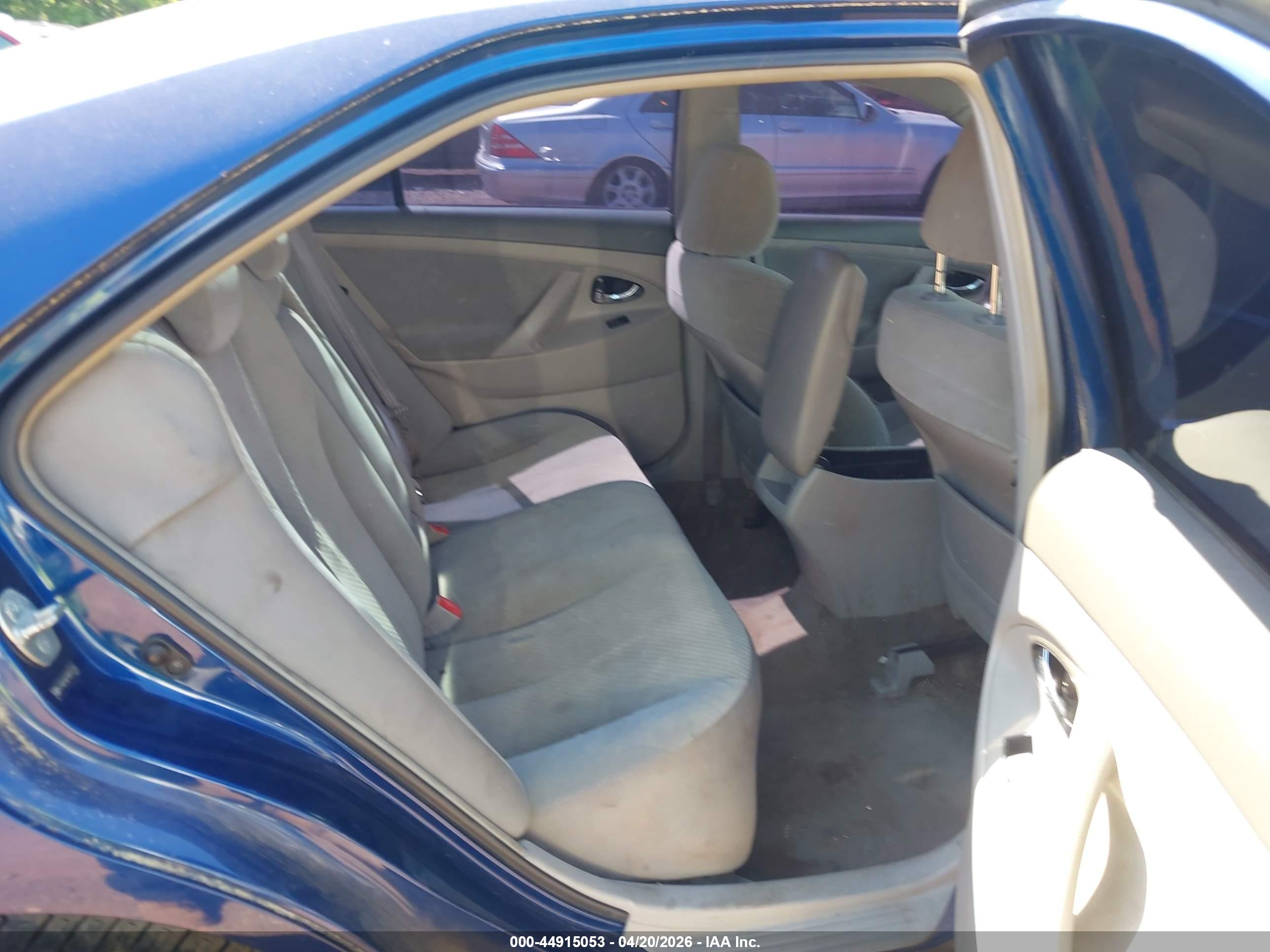 TOYOTA CAMRY image 8