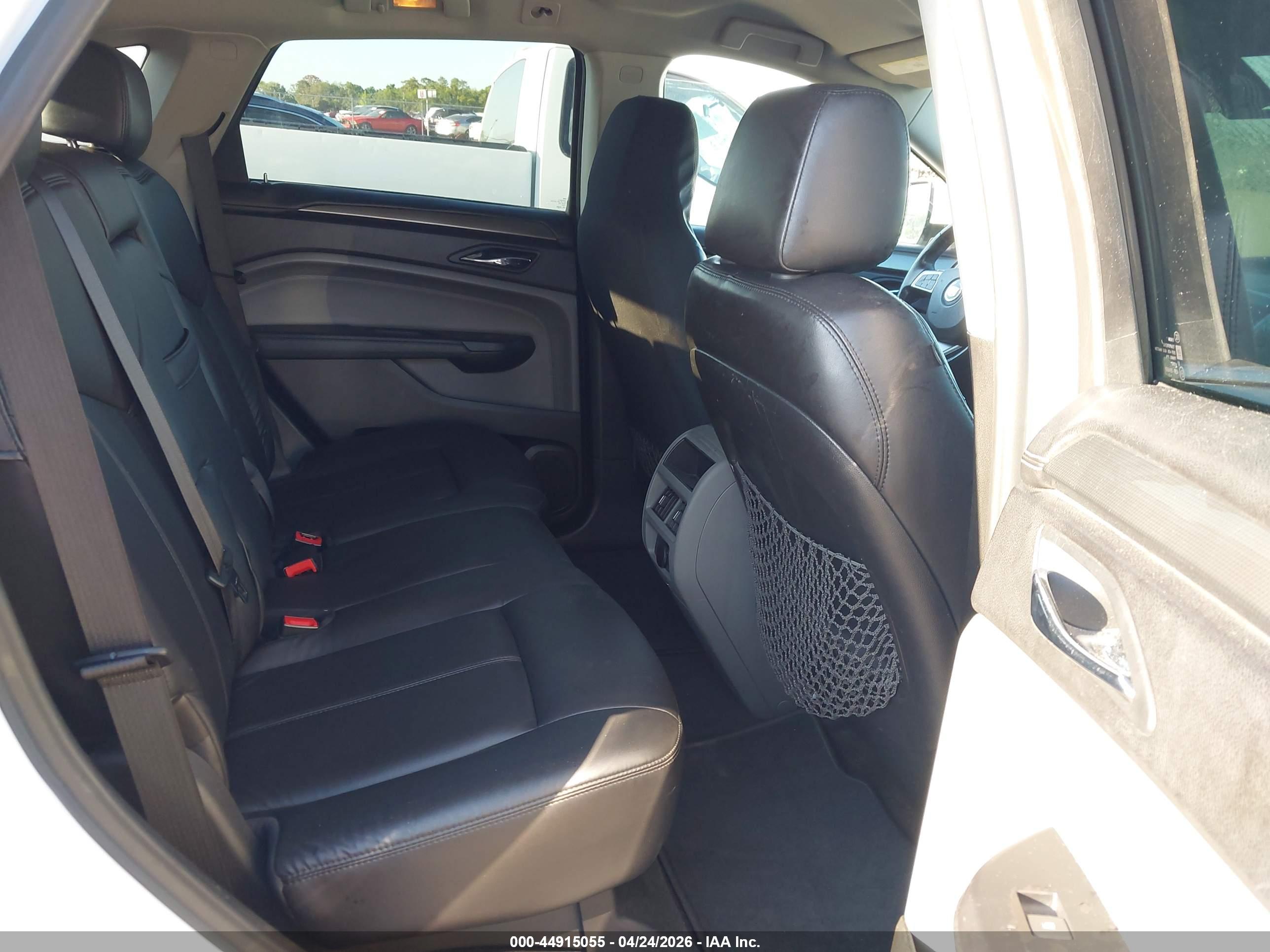 CADILLAC SRX image 8