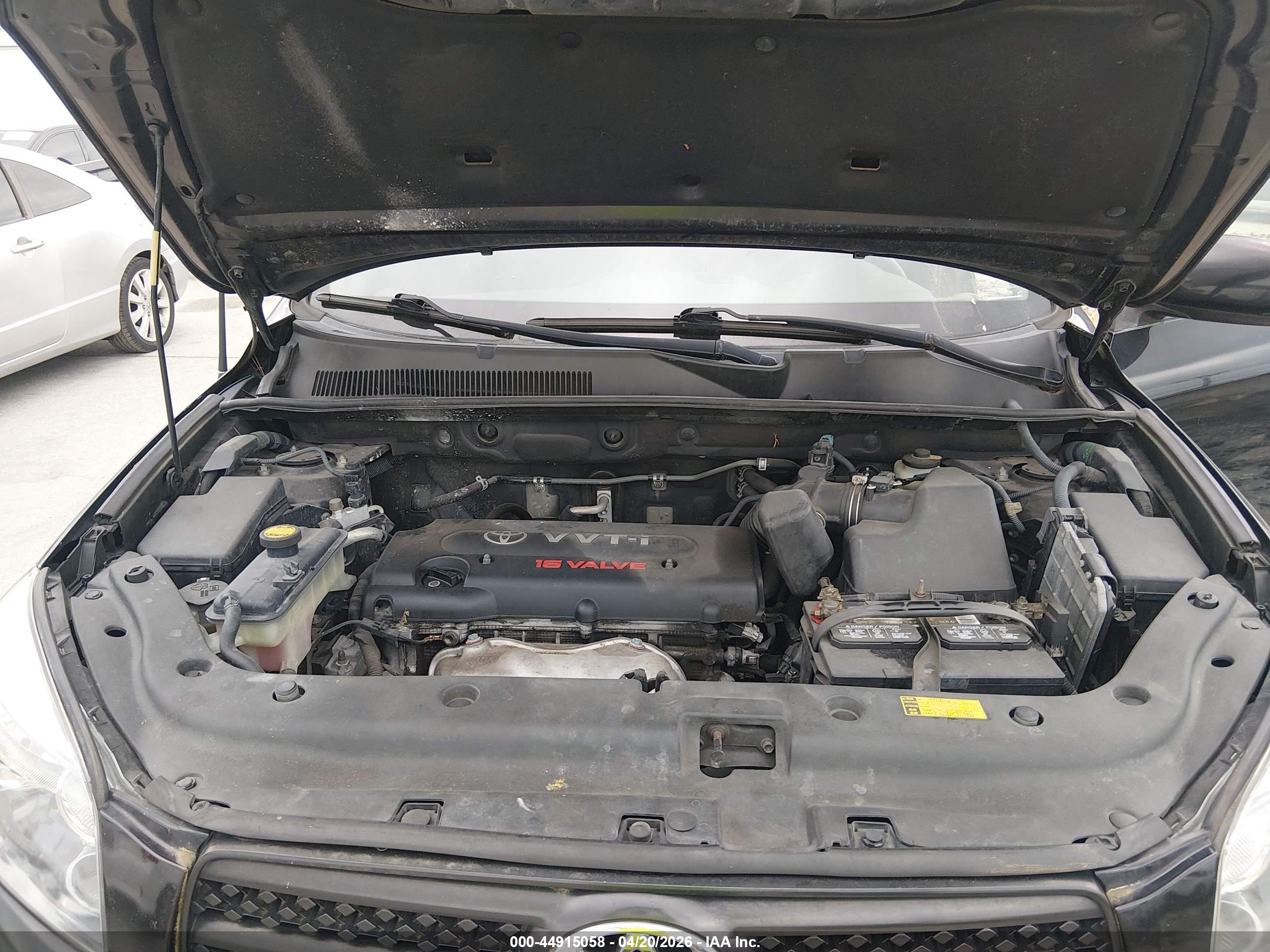TOYOTA RAV4 image 10