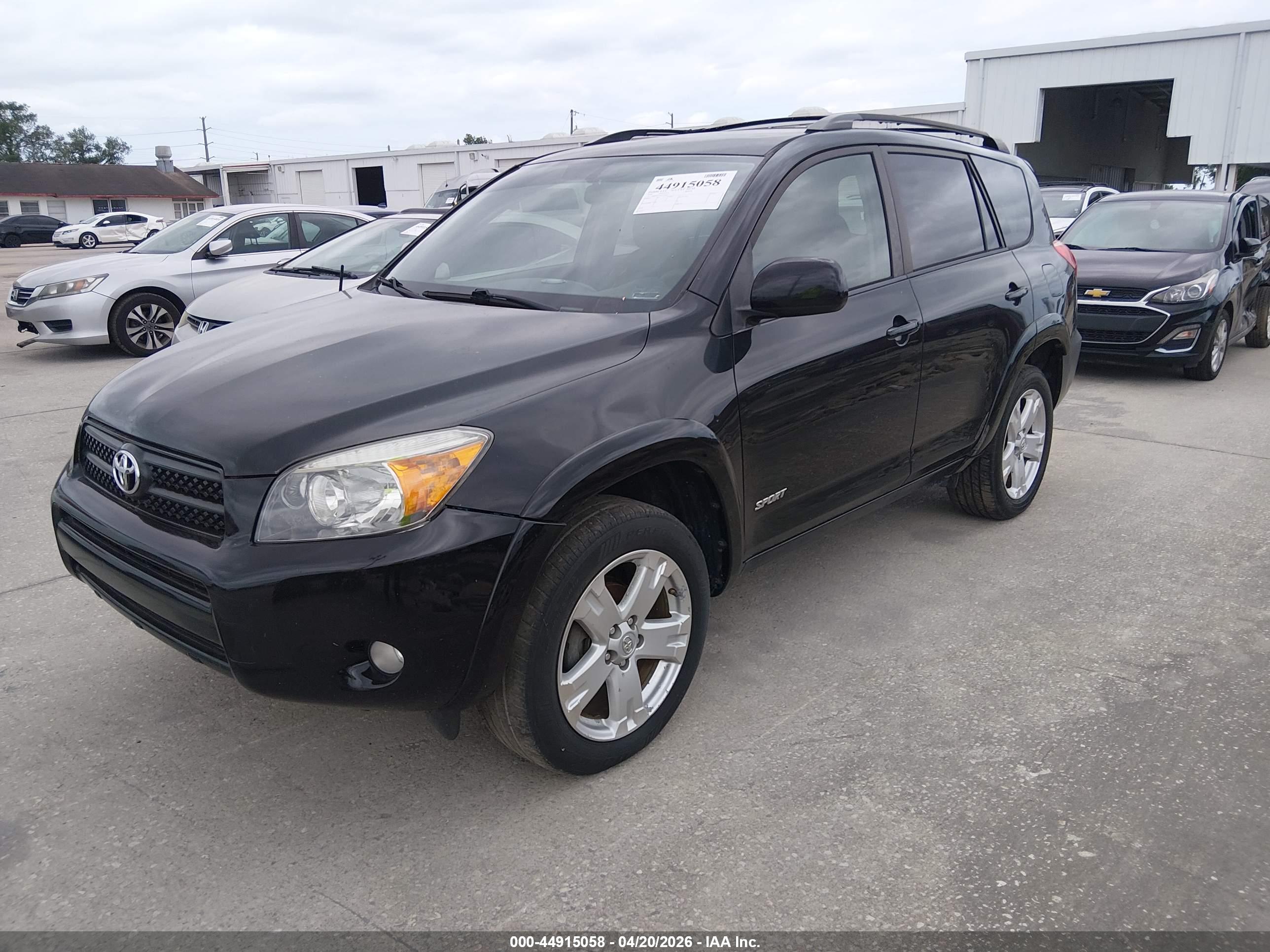 TOYOTA RAV4 image 2
