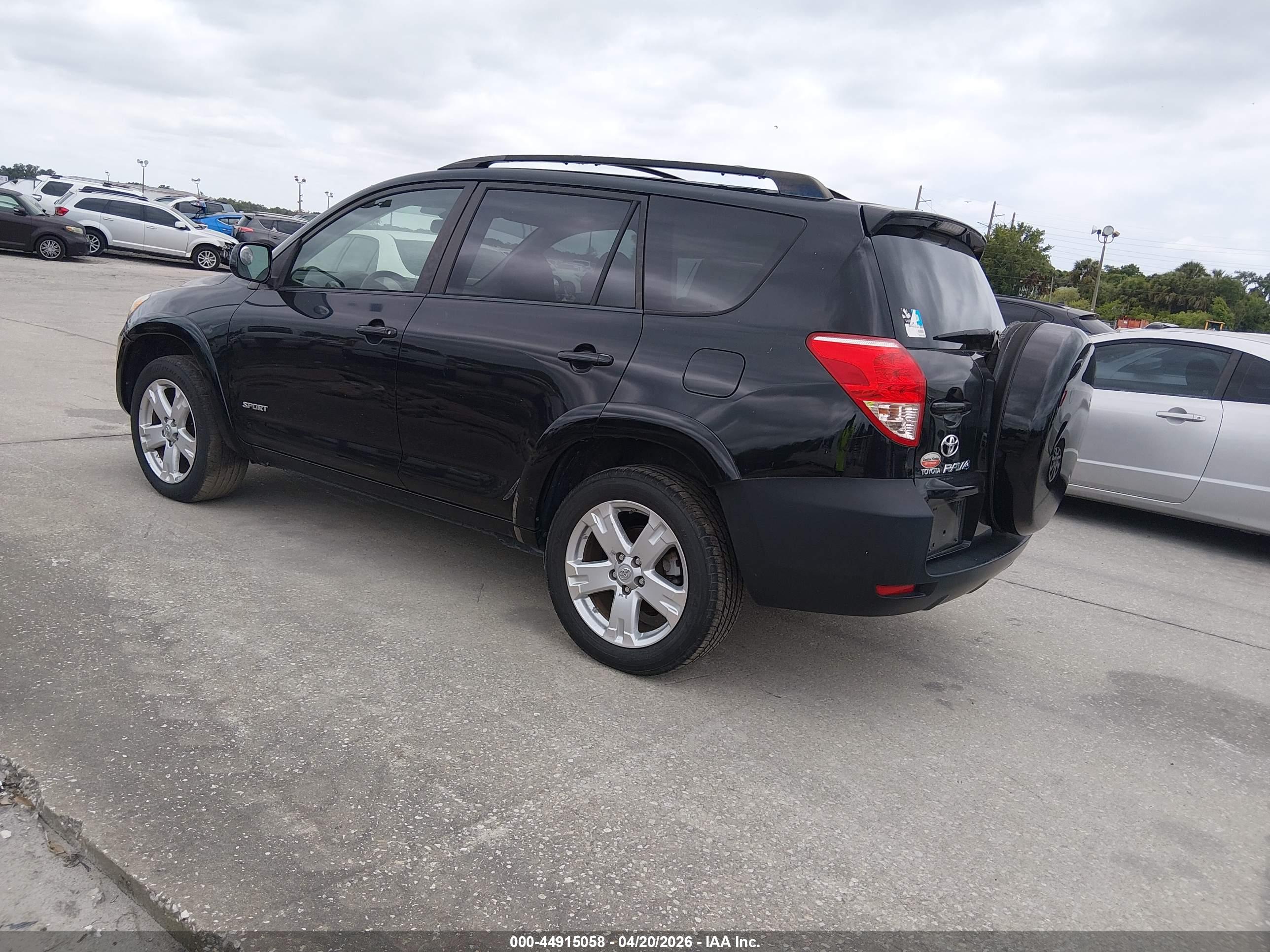 TOYOTA RAV4 image 3