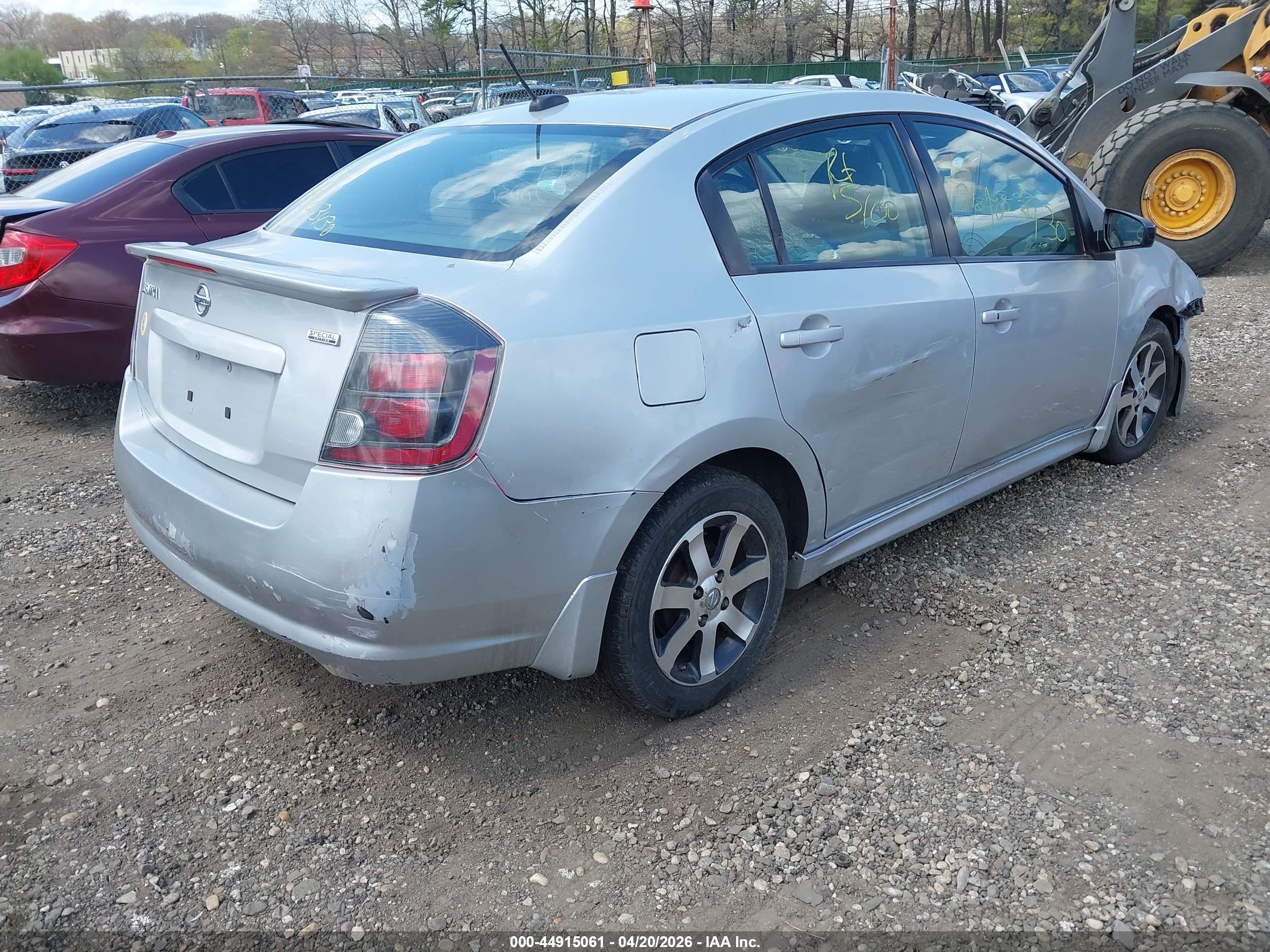 NISSAN SENTRA image 4