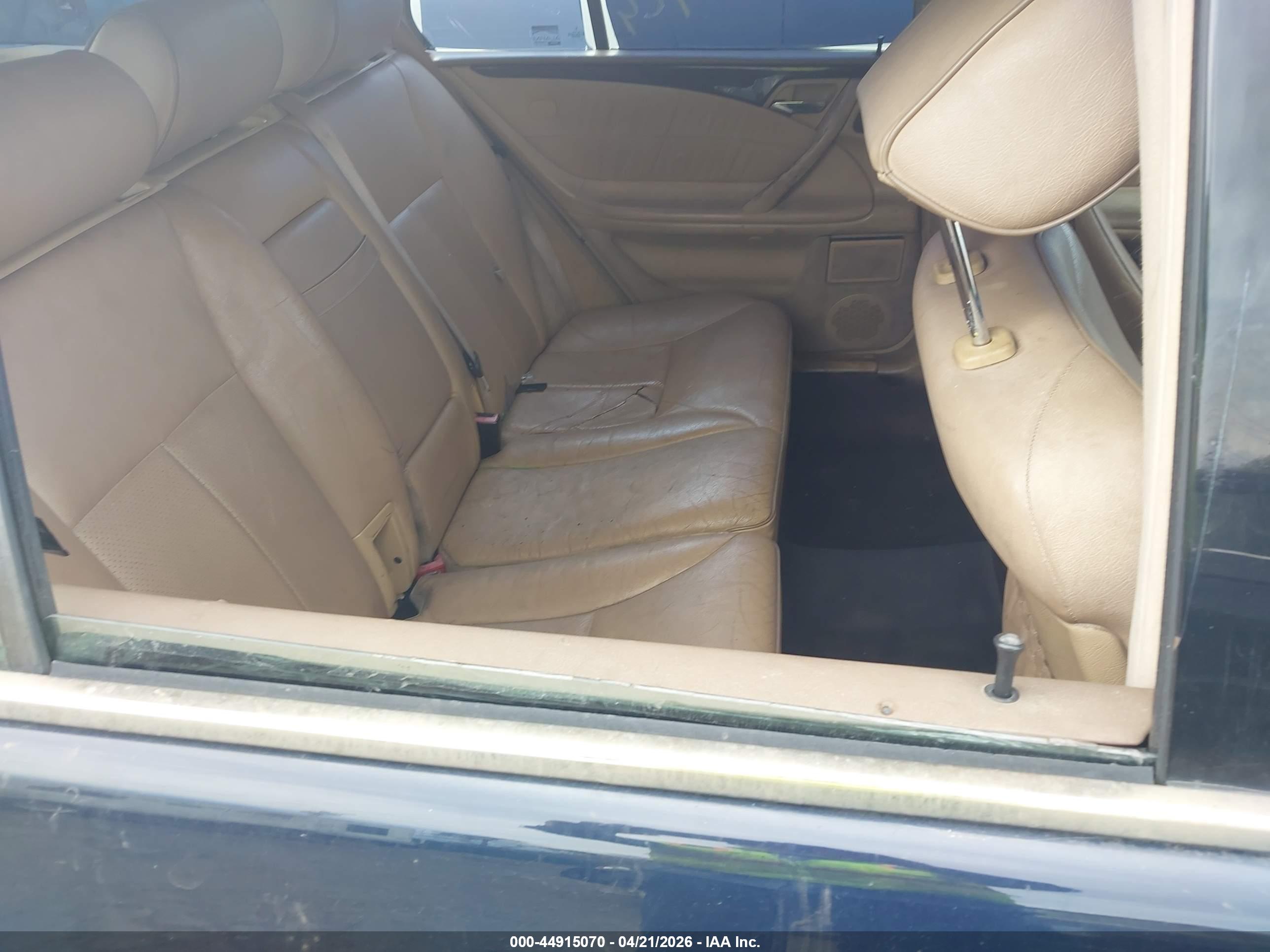MERCEDES-BENZ E image 8