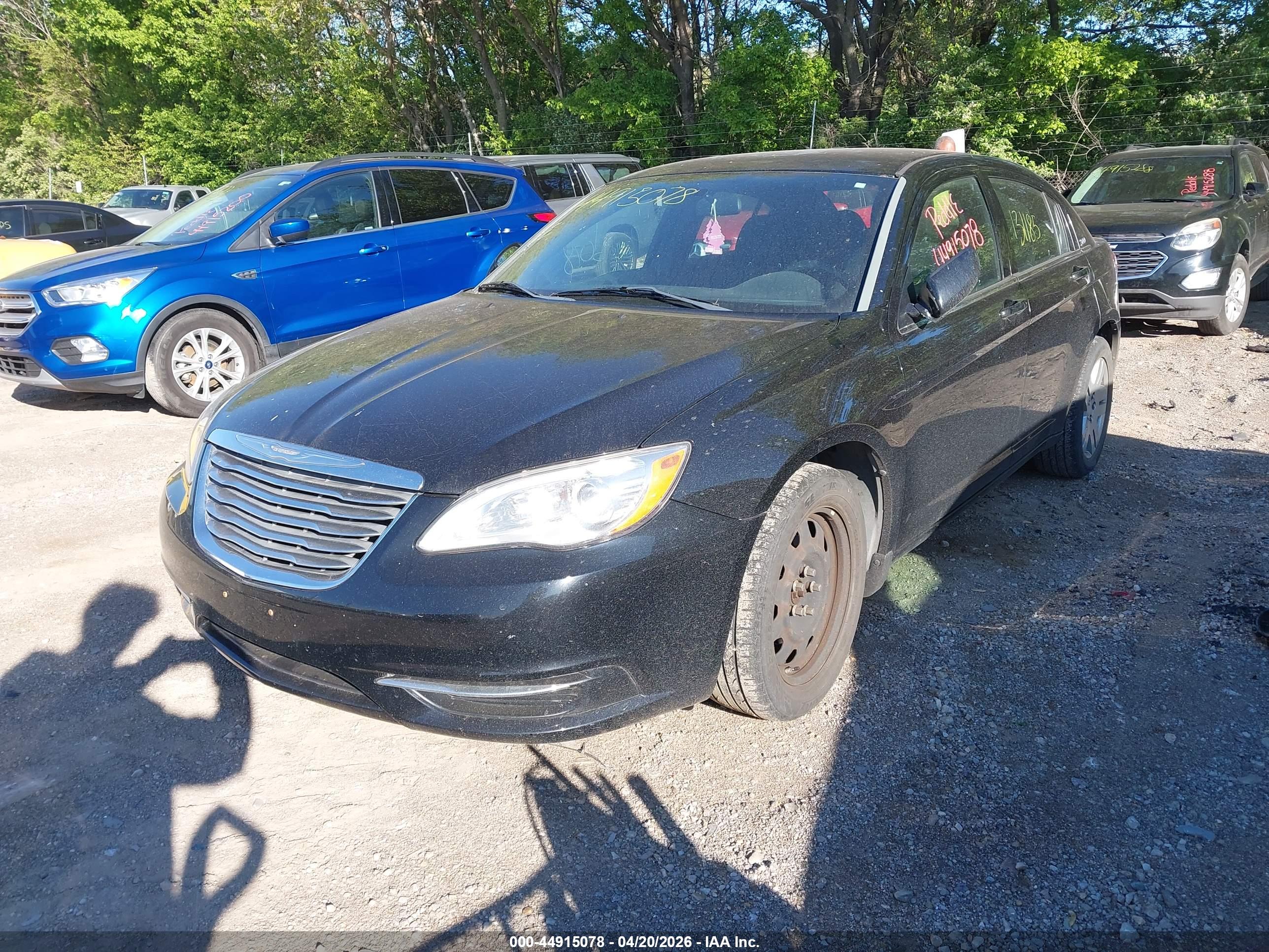 CHRYSLER 200 image 2
