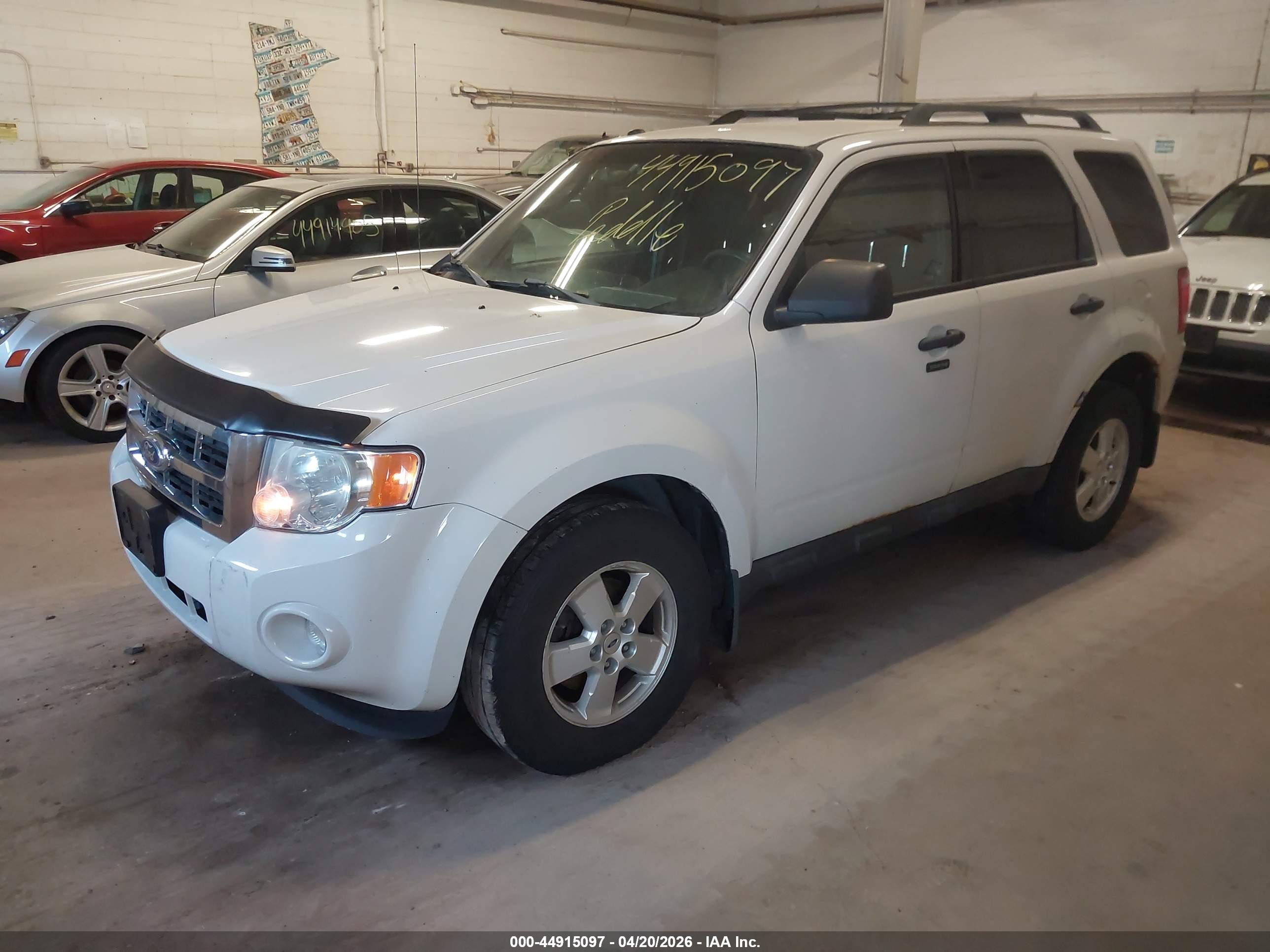 FORD ESCAPE image 2