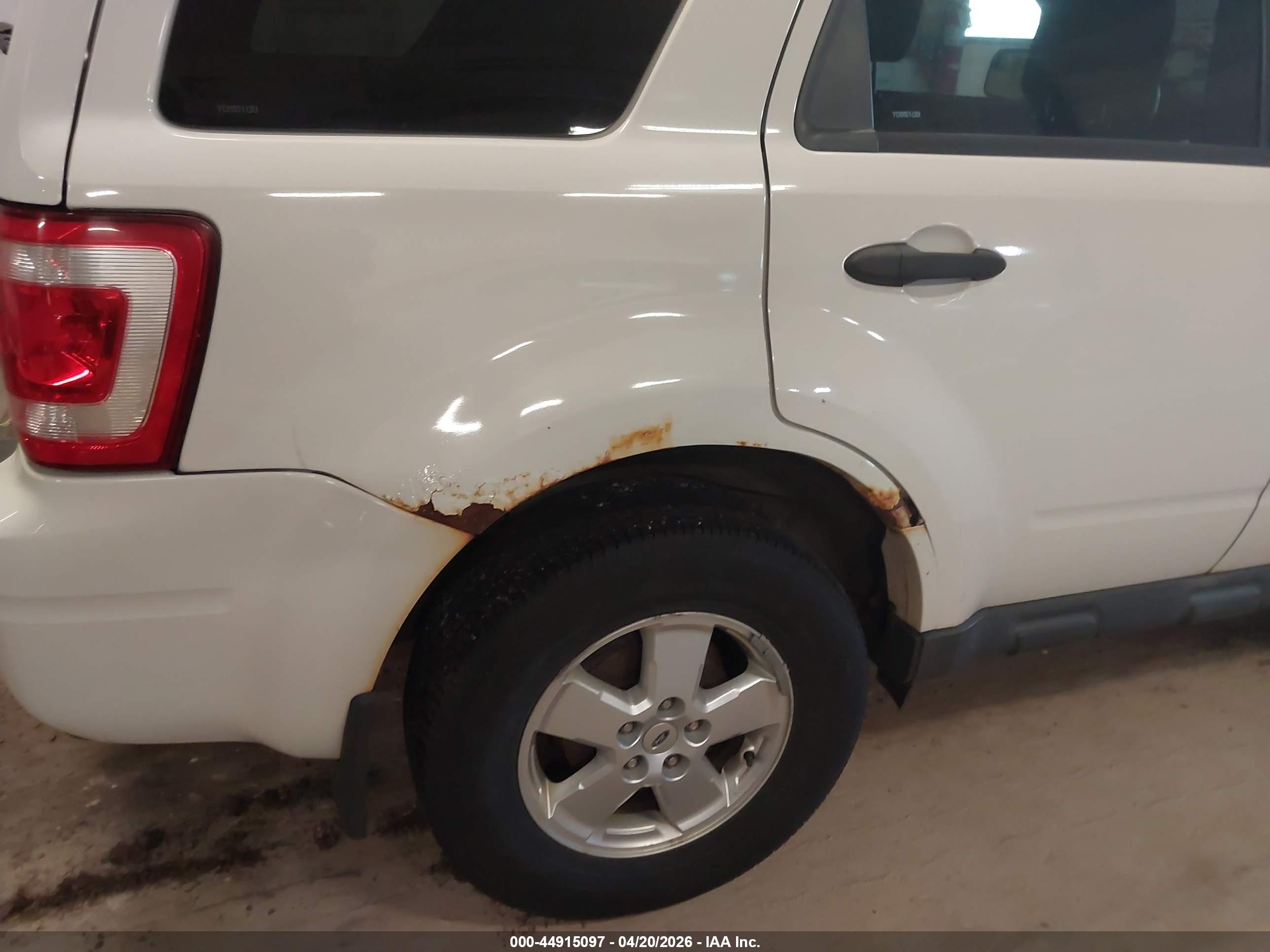 FORD ESCAPE image 6