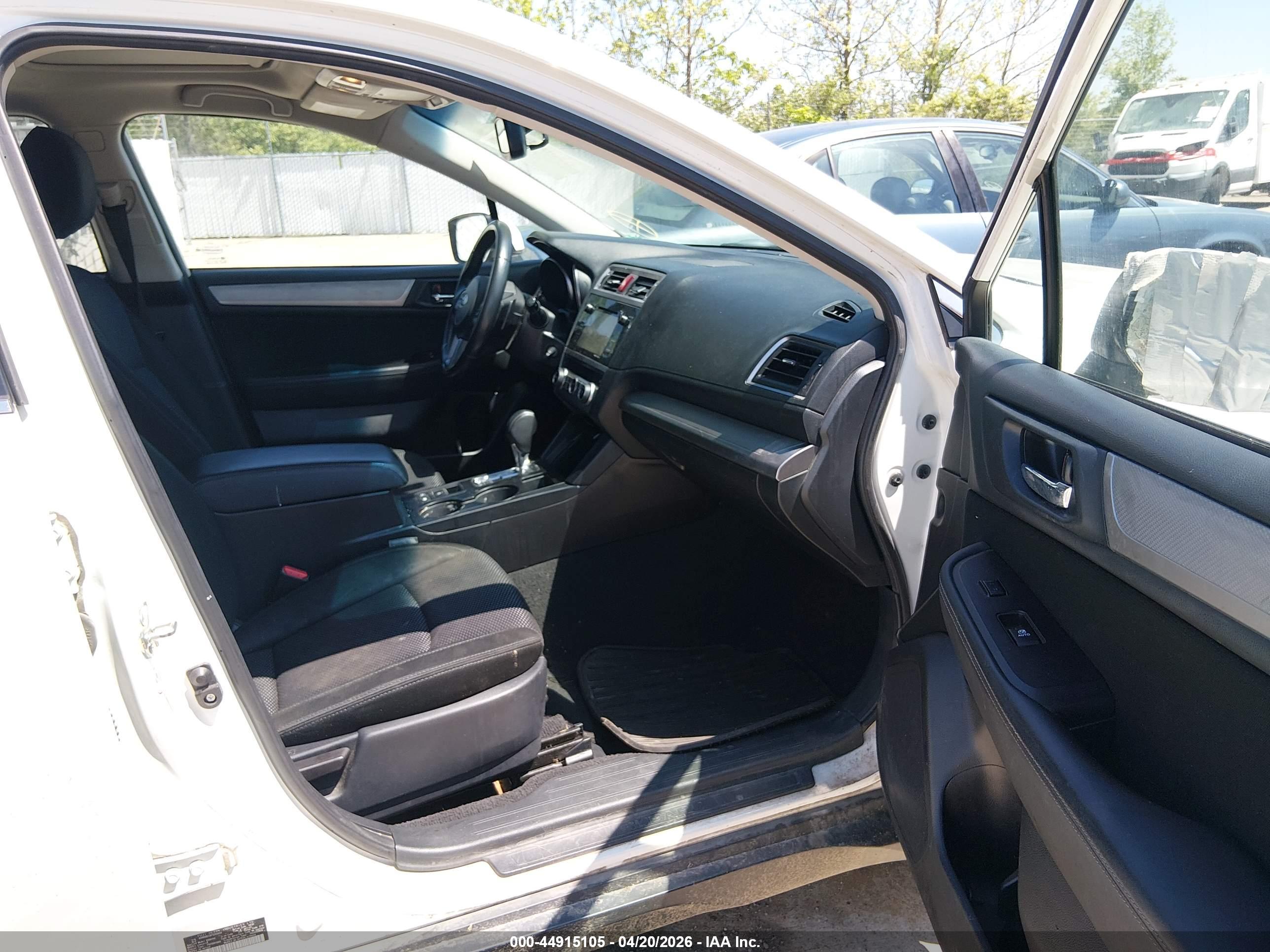 SUBARU OUTBACK image 5