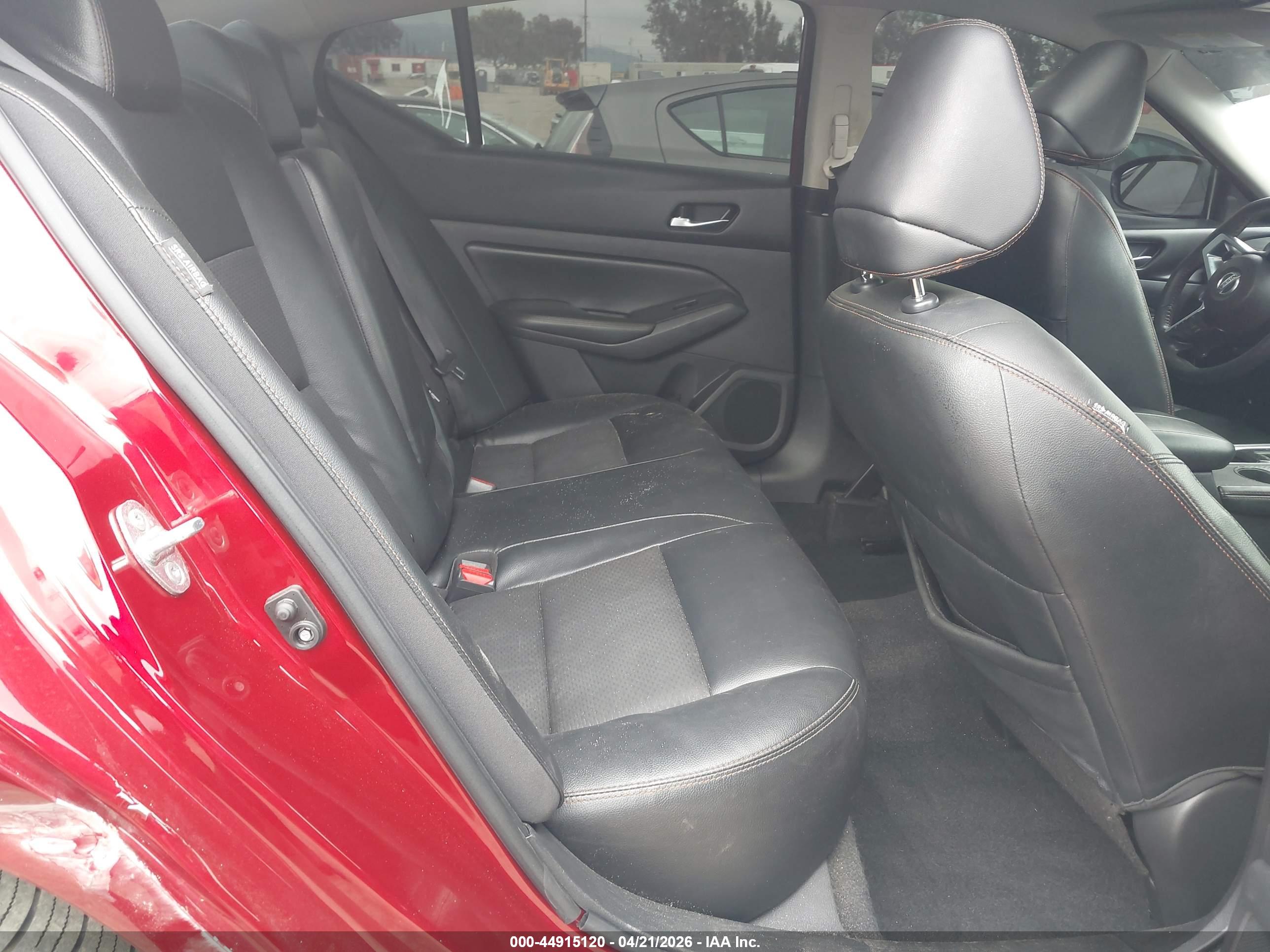 NISSAN ALTIMA image 8