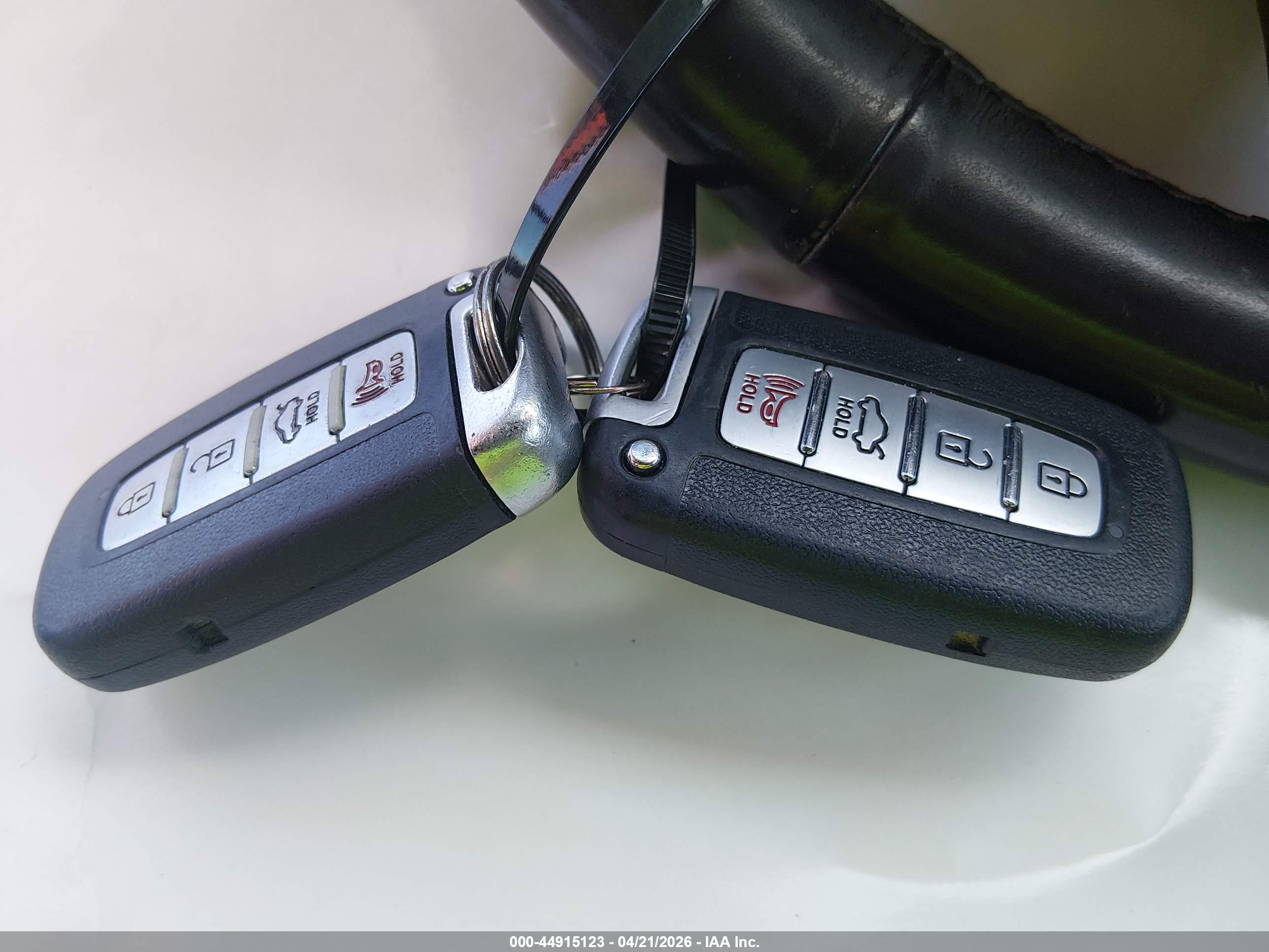 HYUNDAI AZERA image 11