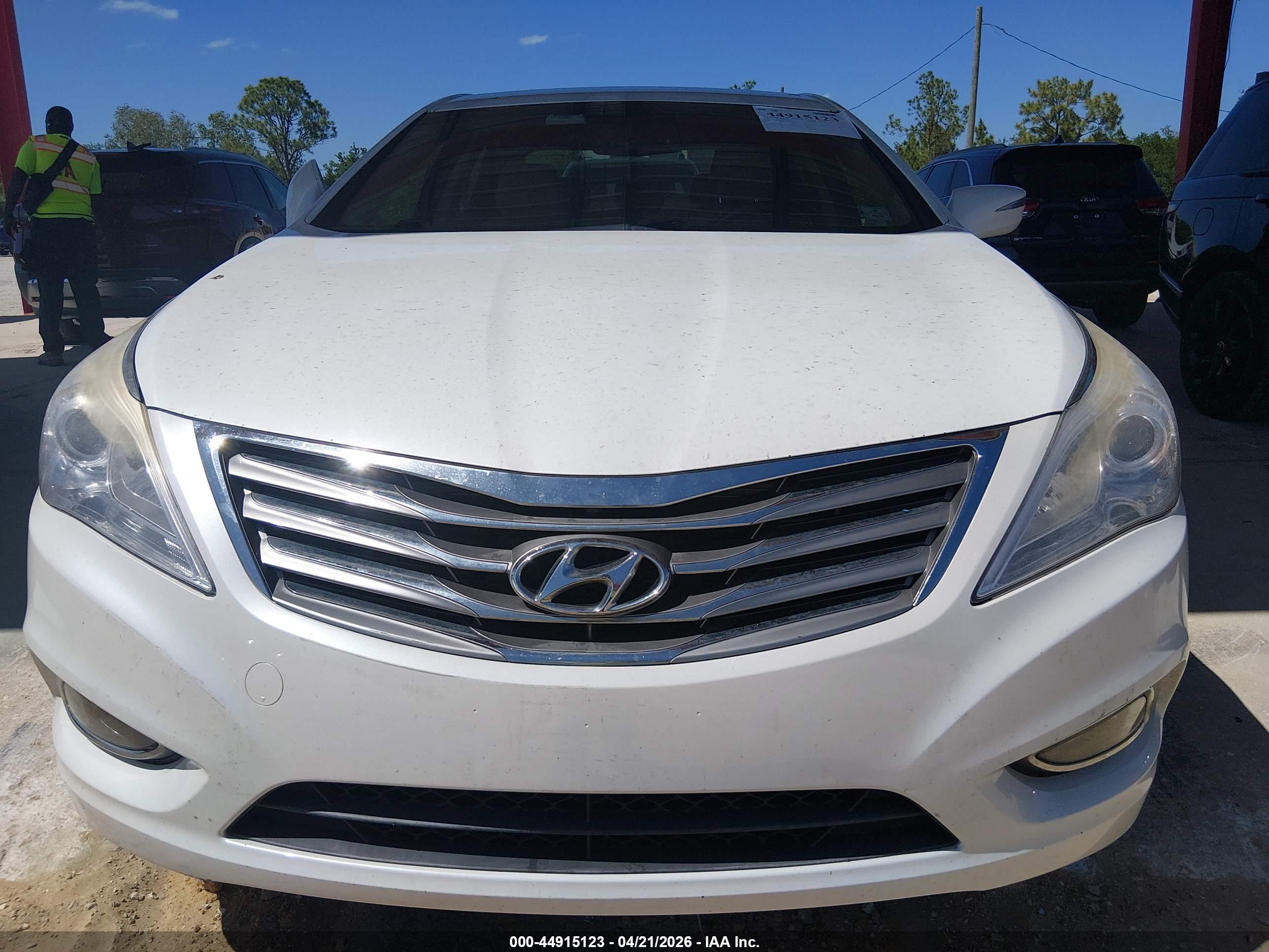 HYUNDAI AZERA image 6
