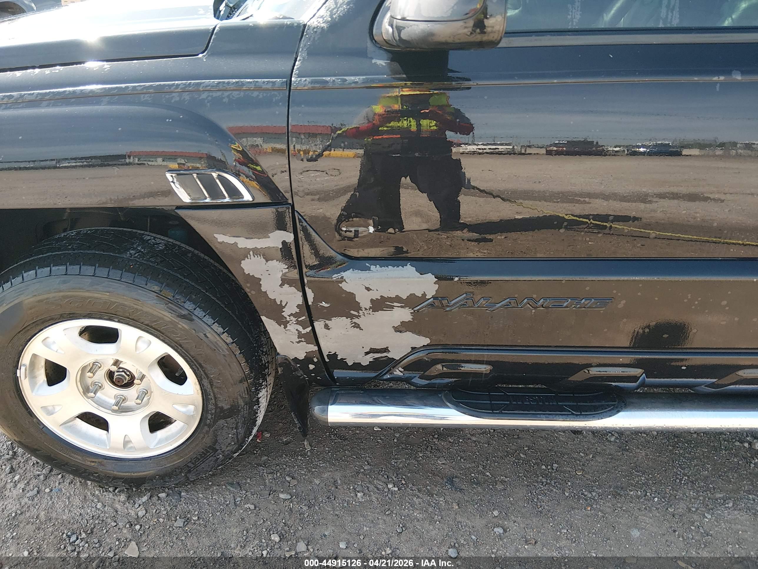 CHEVROLET AVALANCHE image 6
