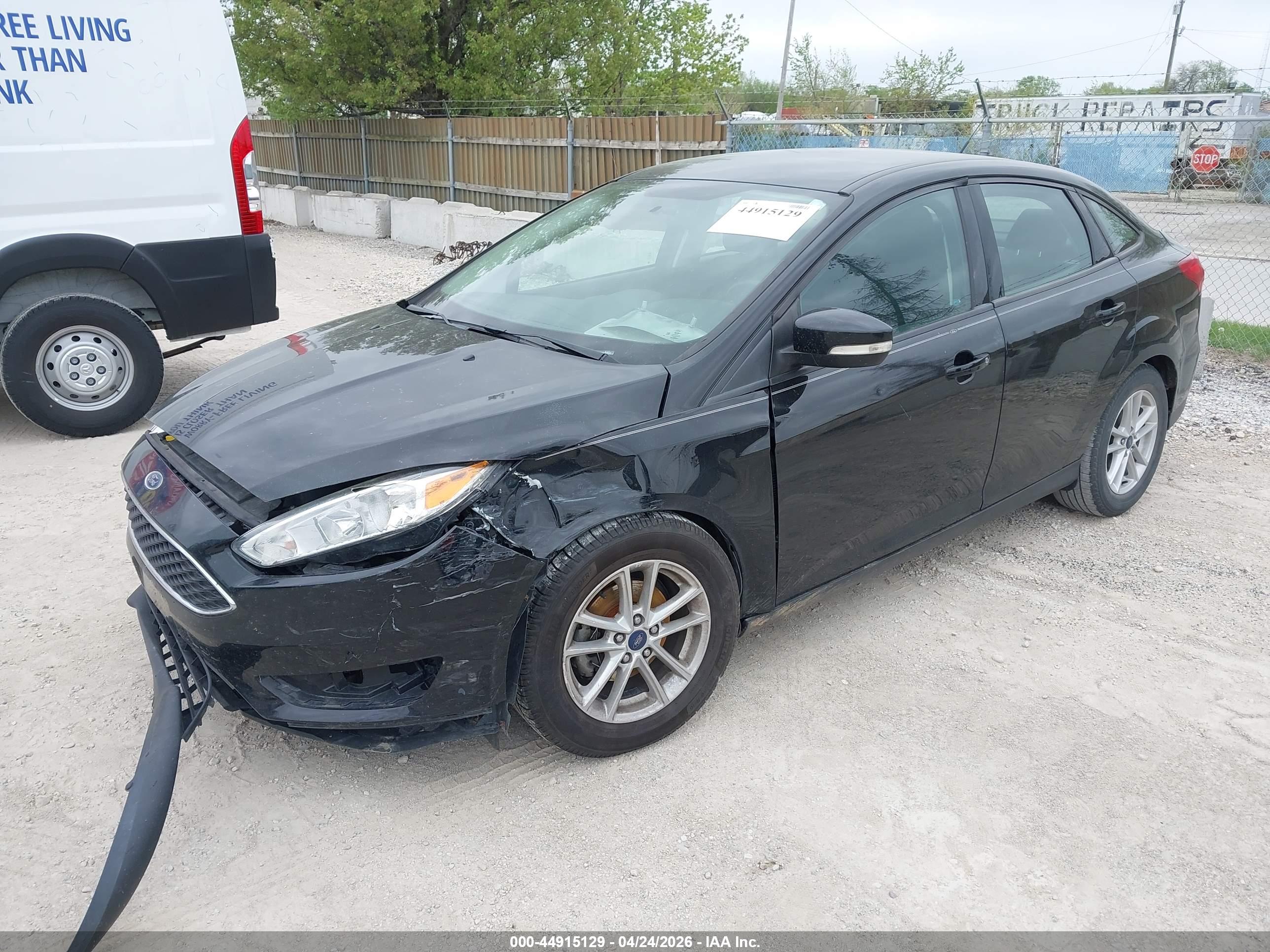 FORD FOCUS image 2