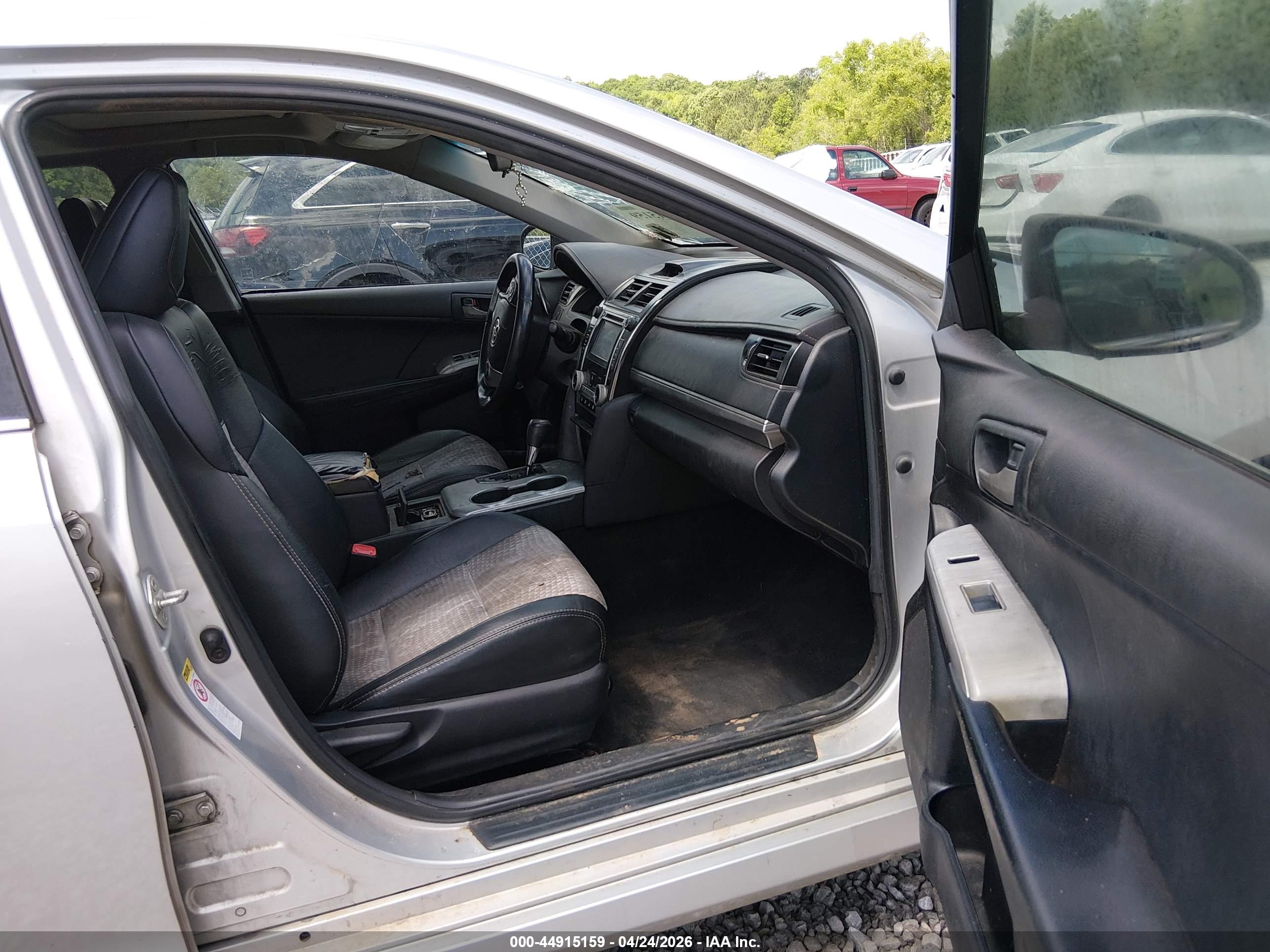 TOYOTA CAMRY image 5