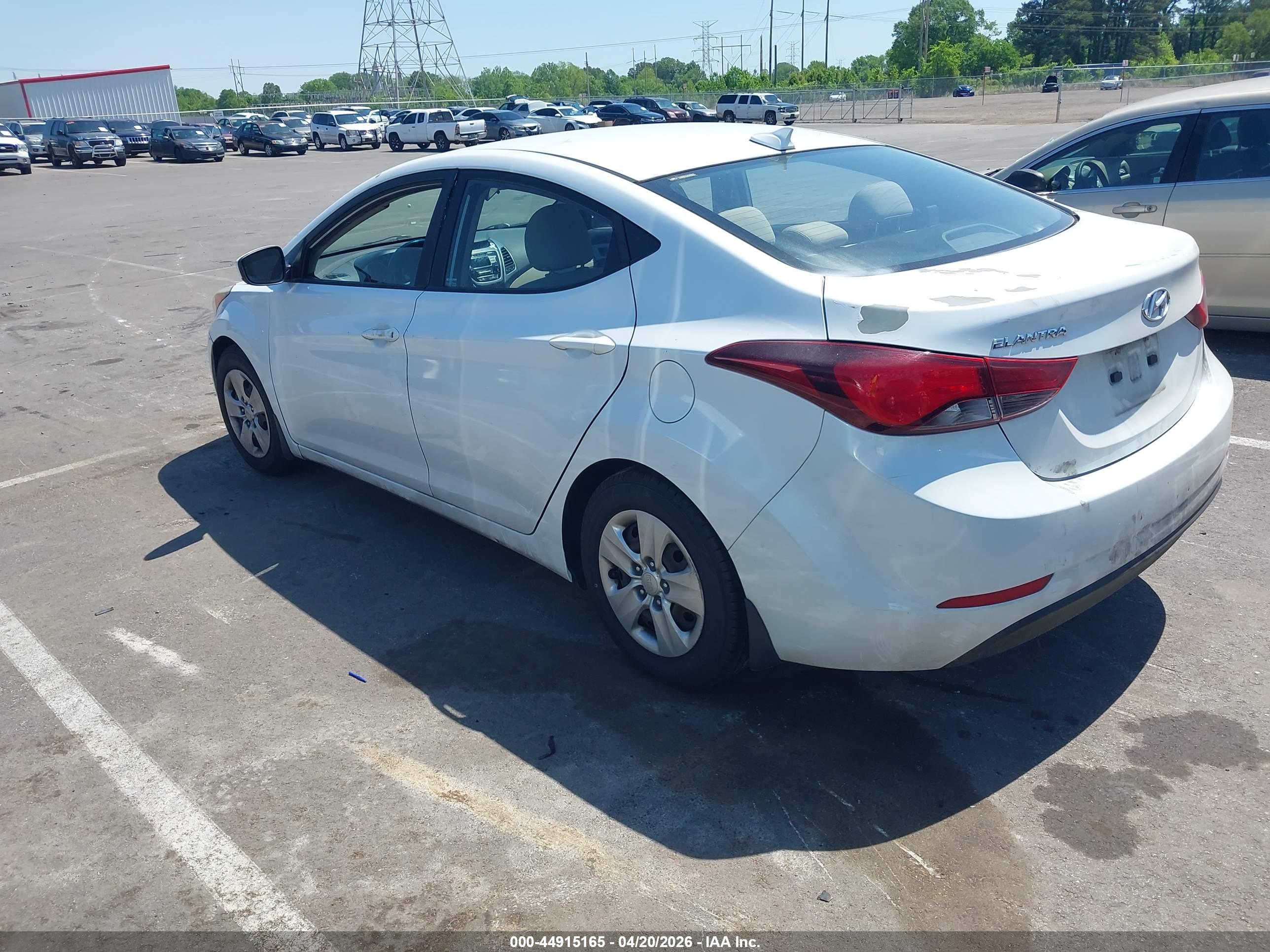HYUNDAI ELANTRA image 3