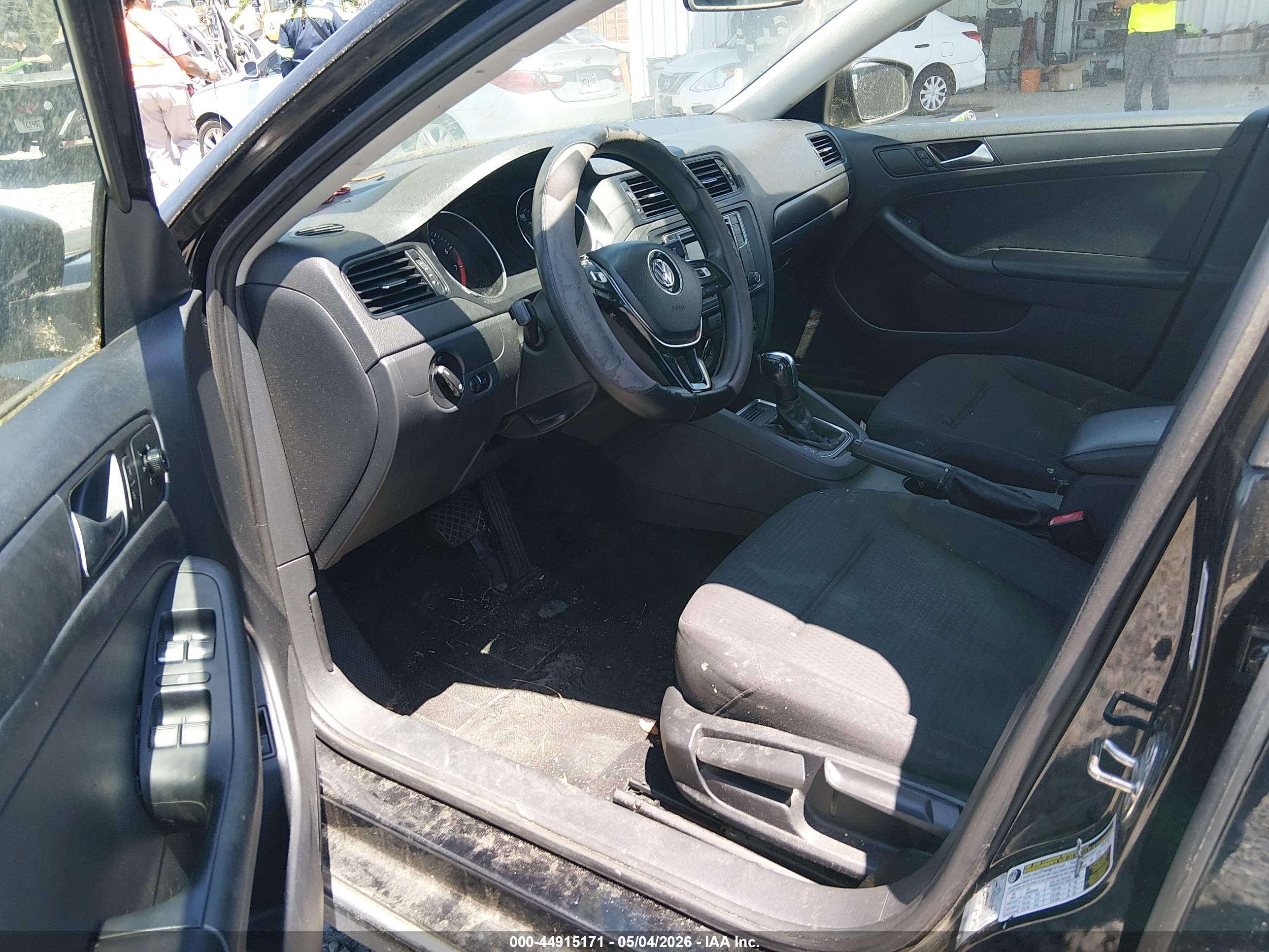 VOLKSWAGEN JETTA image 5