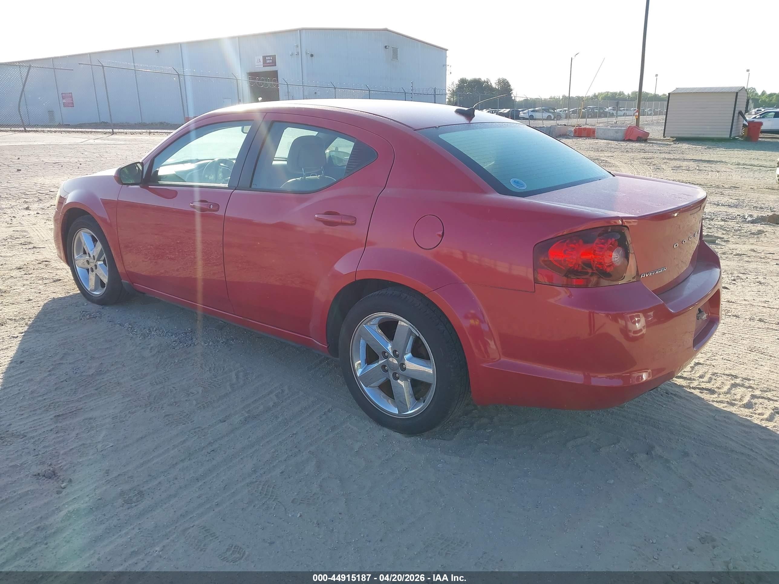 DODGE AVENGER image 3