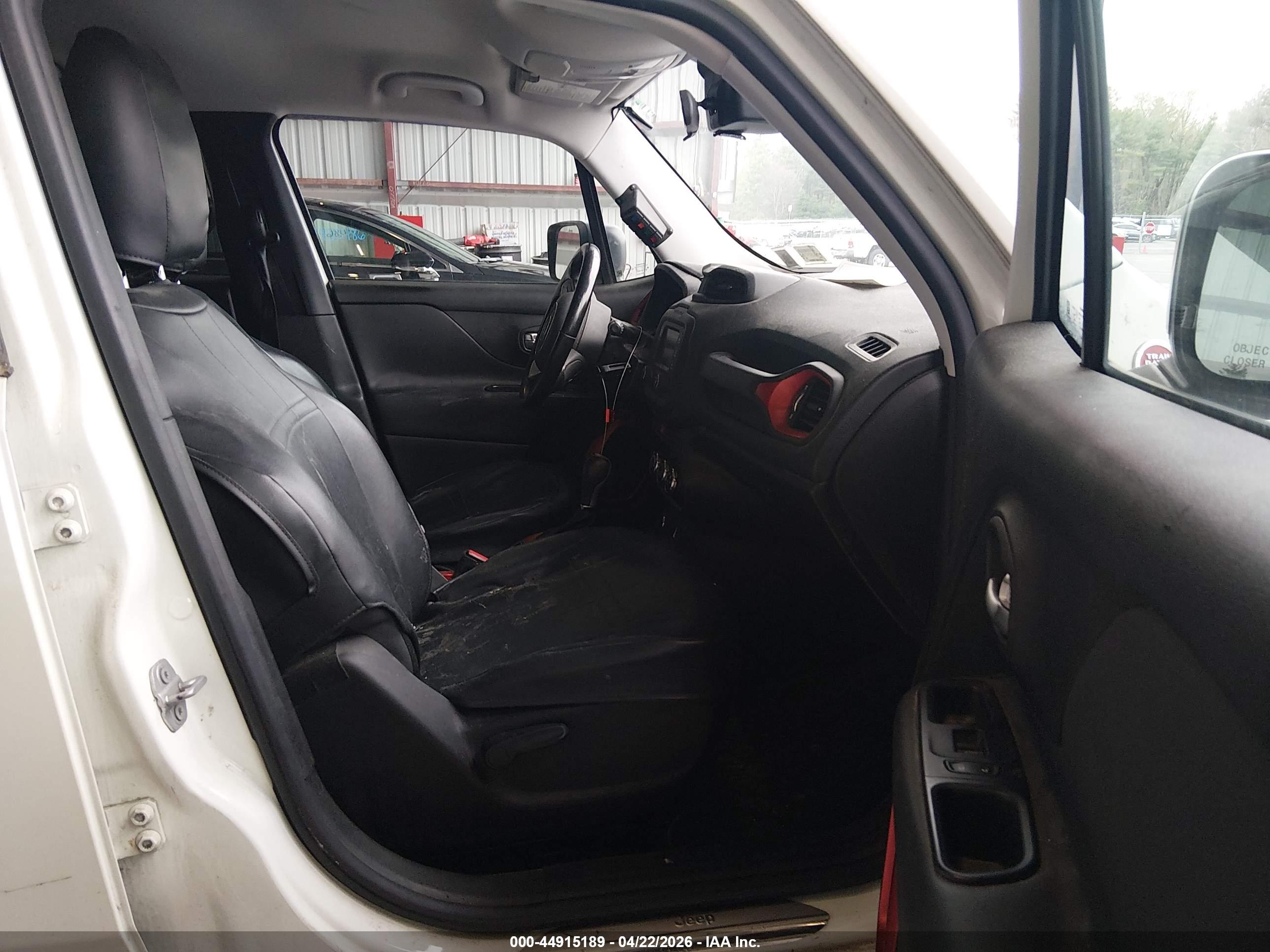 JEEP RENEGADE image 5