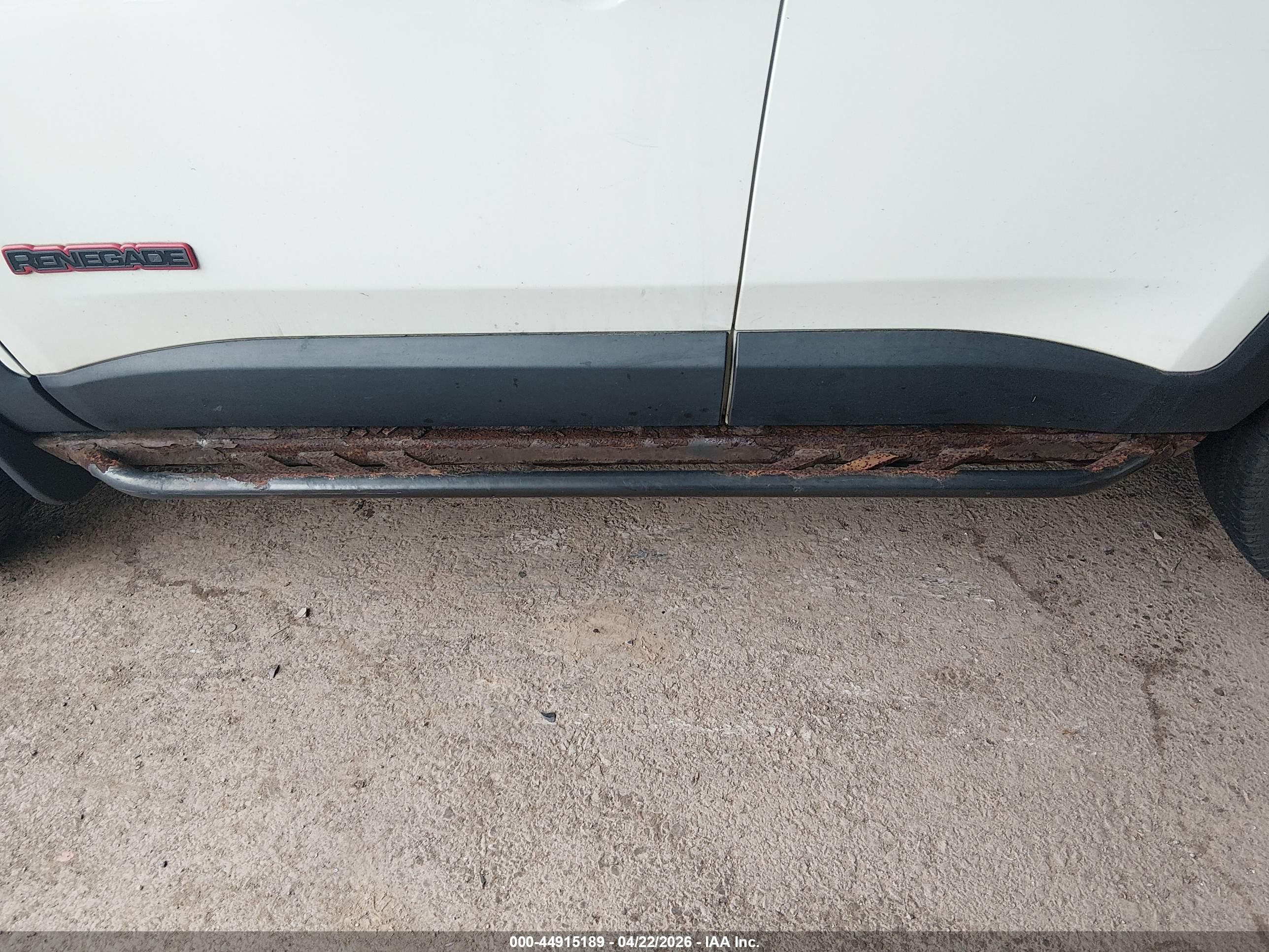 JEEP RENEGADE image 6