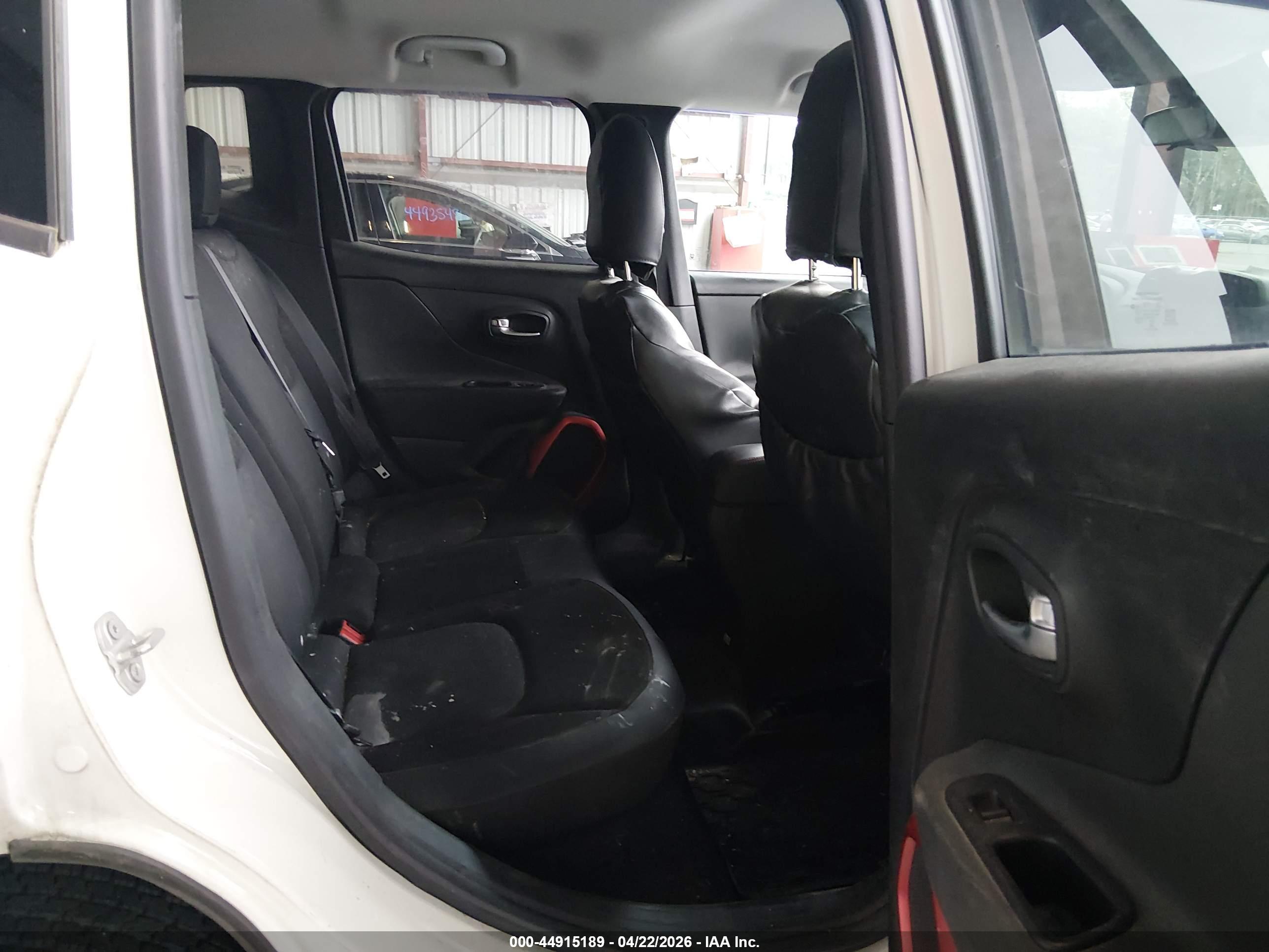 JEEP RENEGADE image 8
