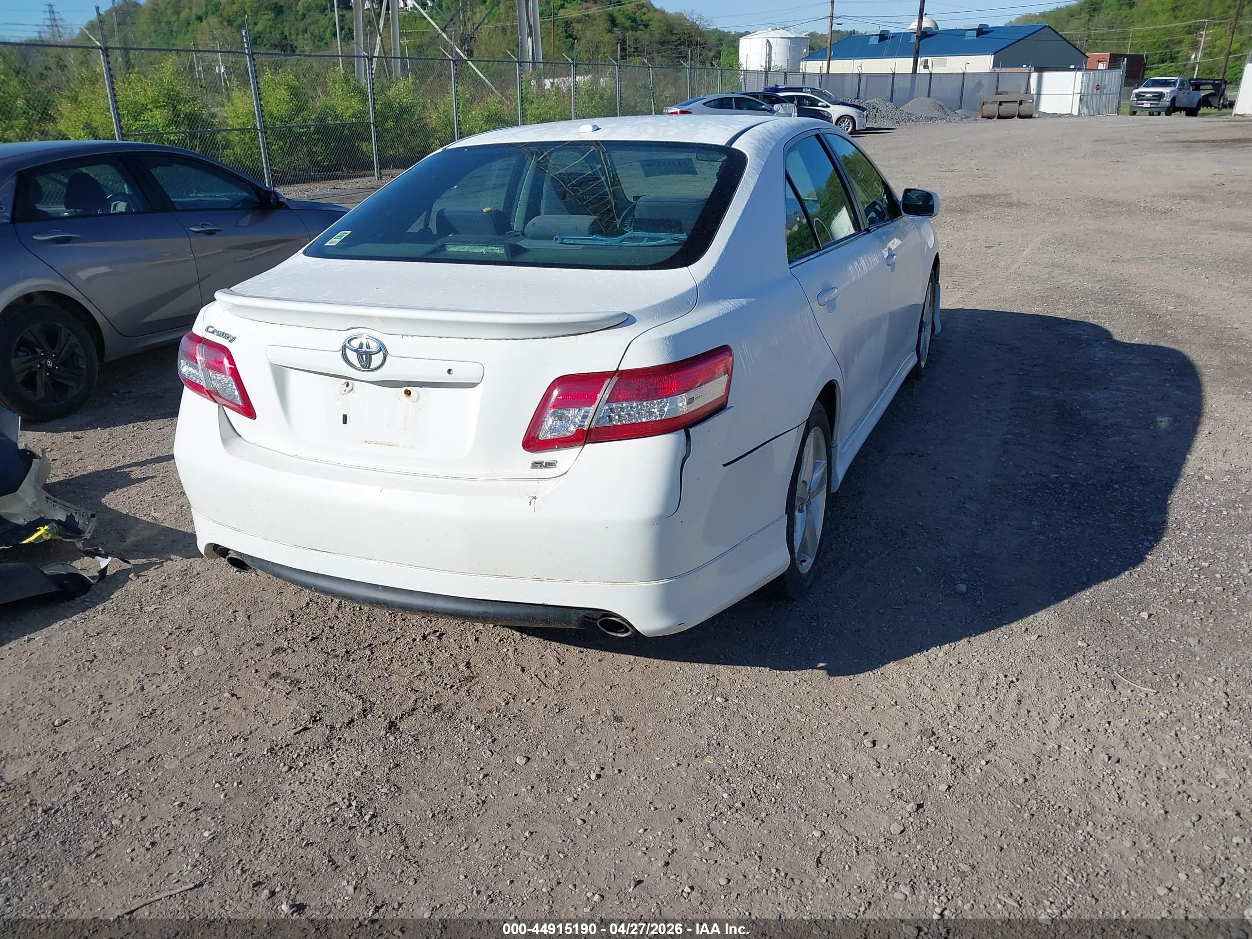 TOYOTA CAMRY image 4