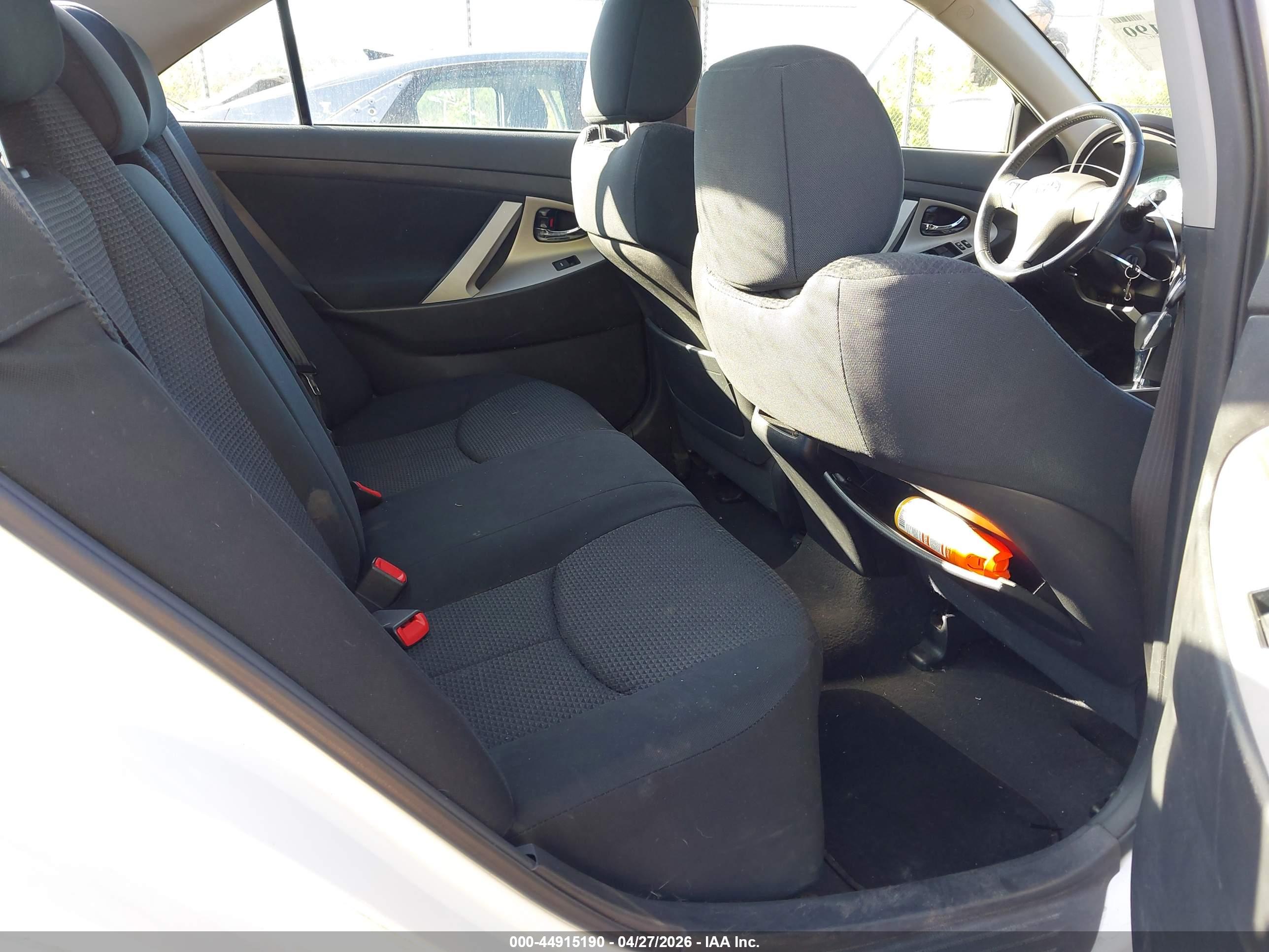 TOYOTA CAMRY image 8