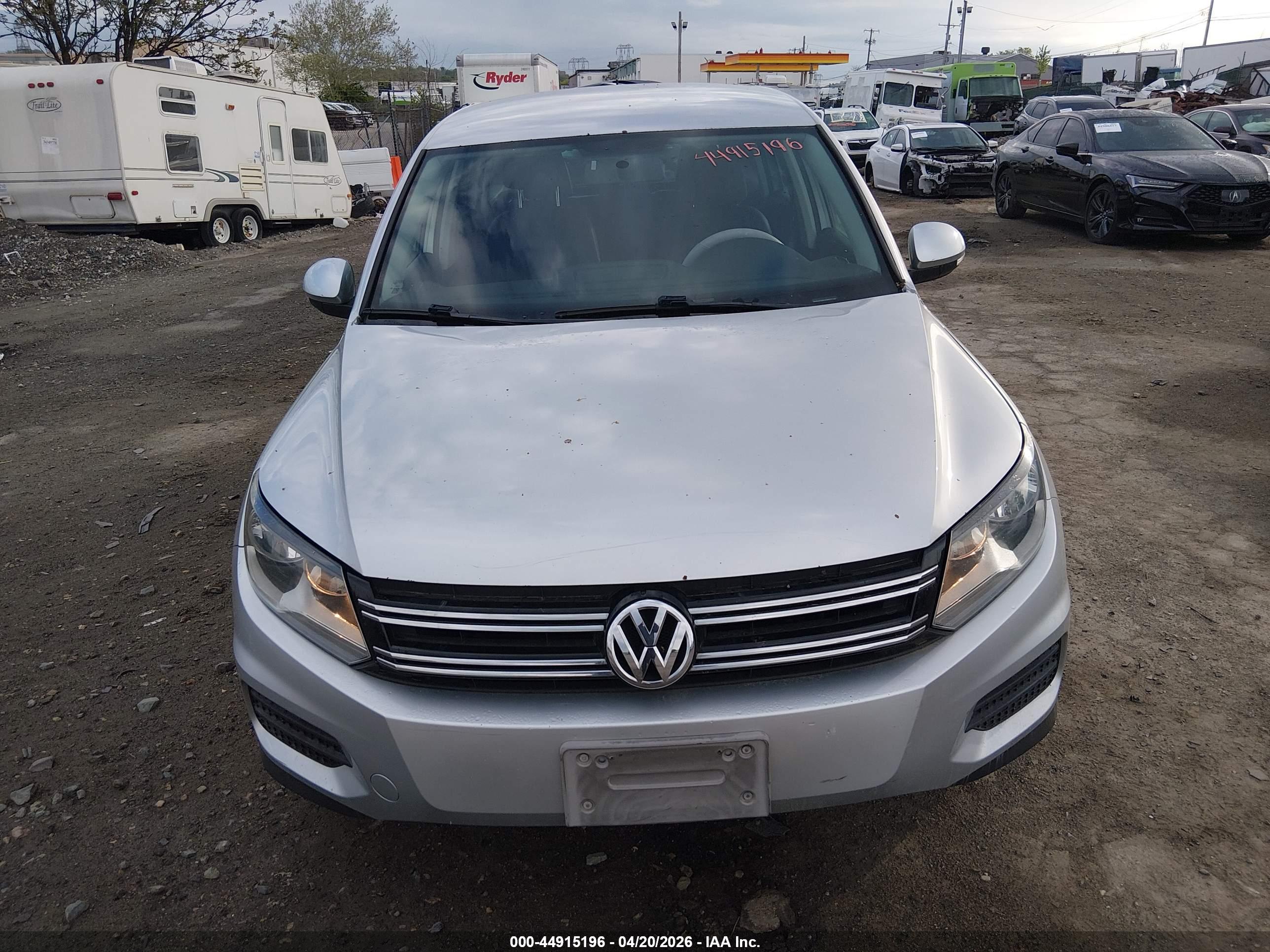 VOLKSWAGEN TIGUAN image 6