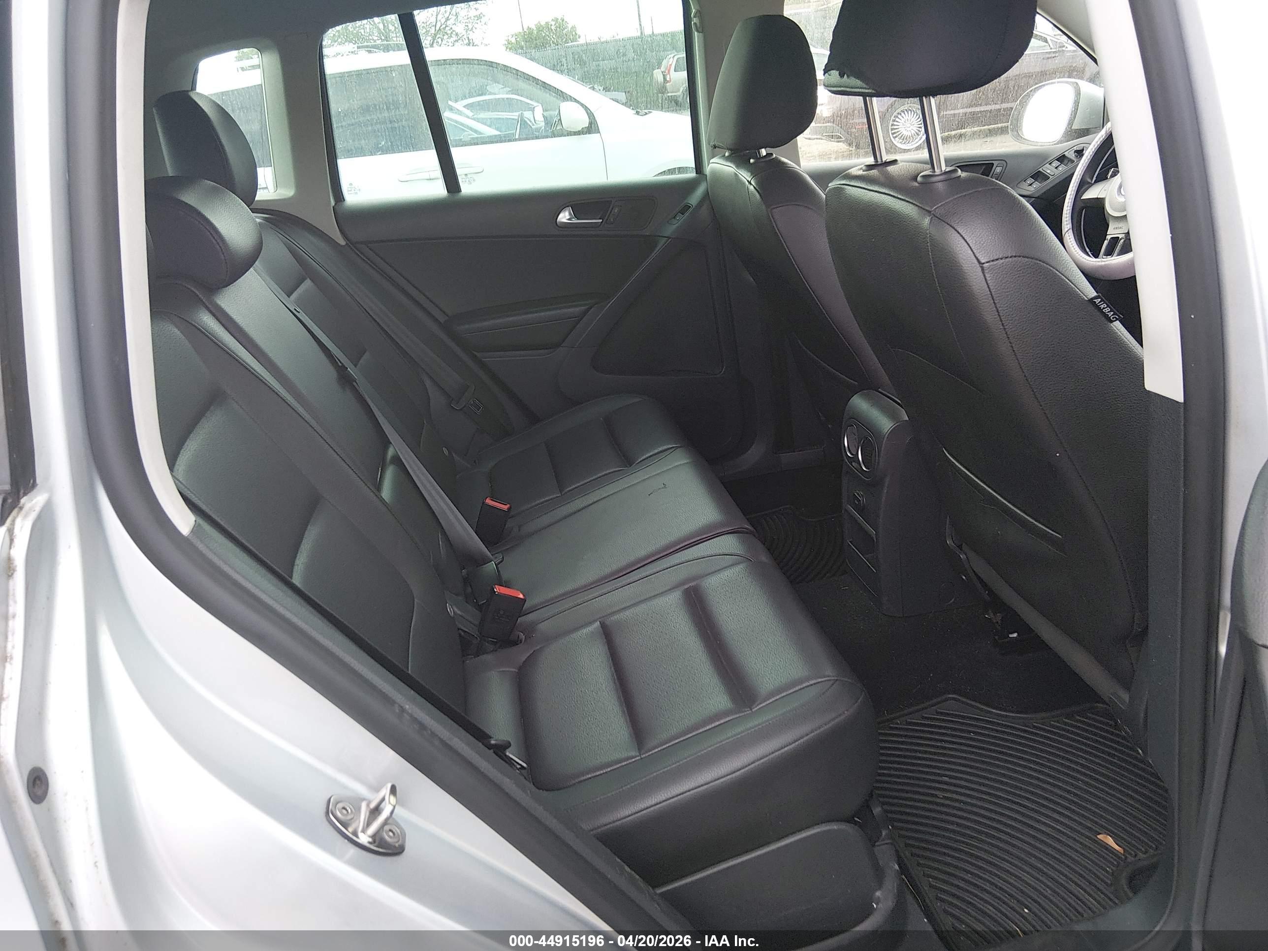 VOLKSWAGEN TIGUAN image 8