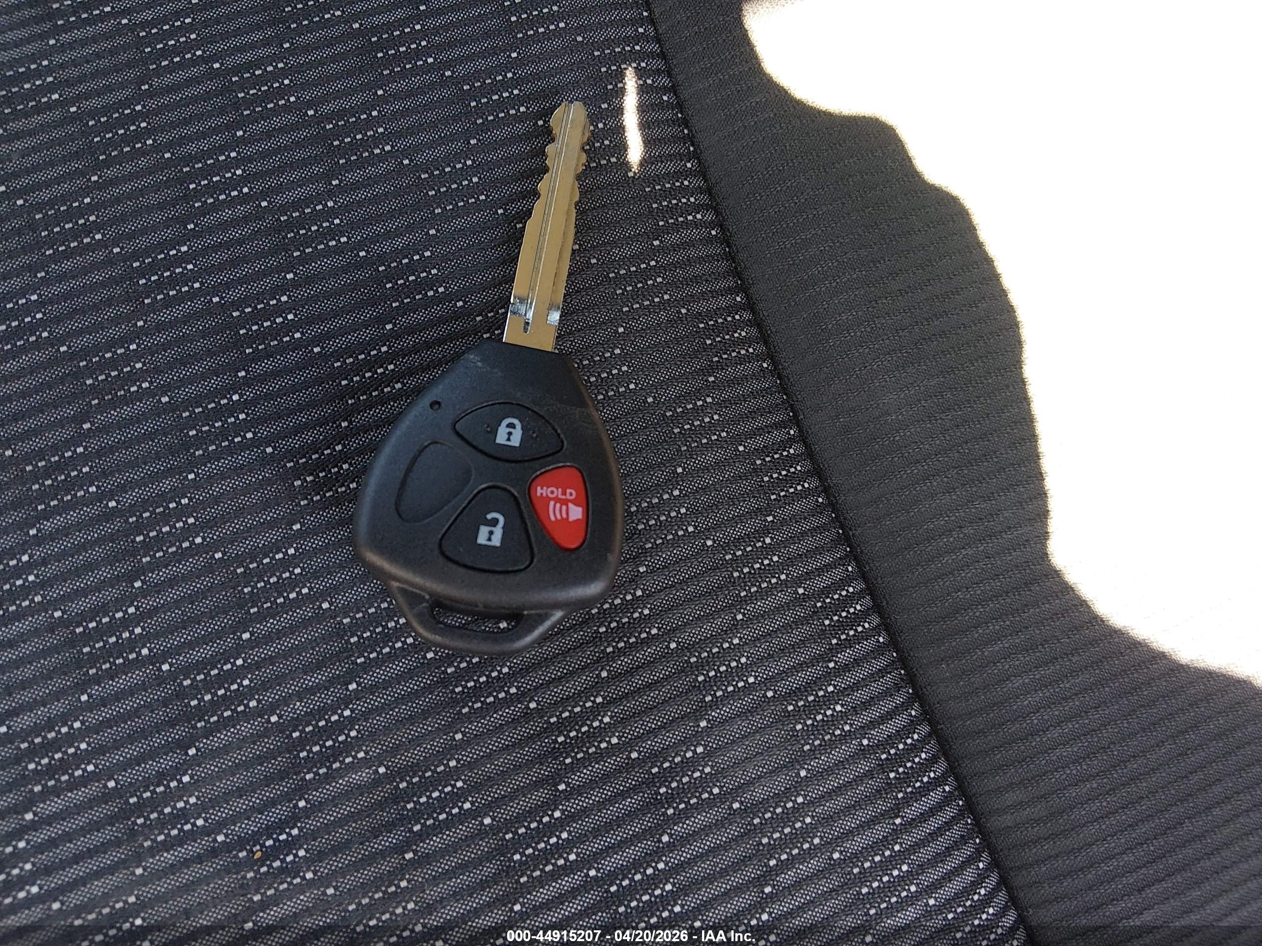 TOYOTA YARIS image 11