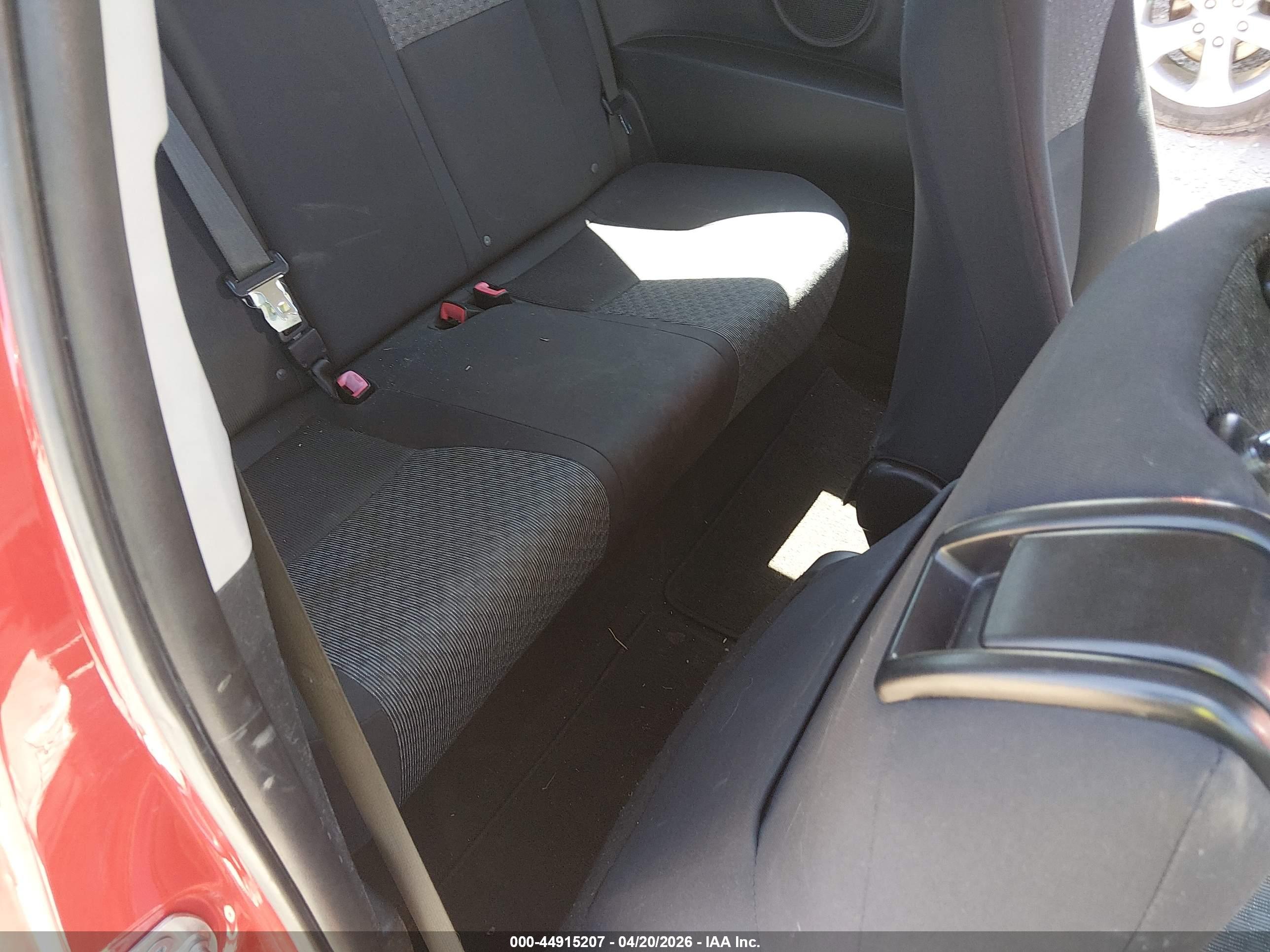 TOYOTA YARIS image 8