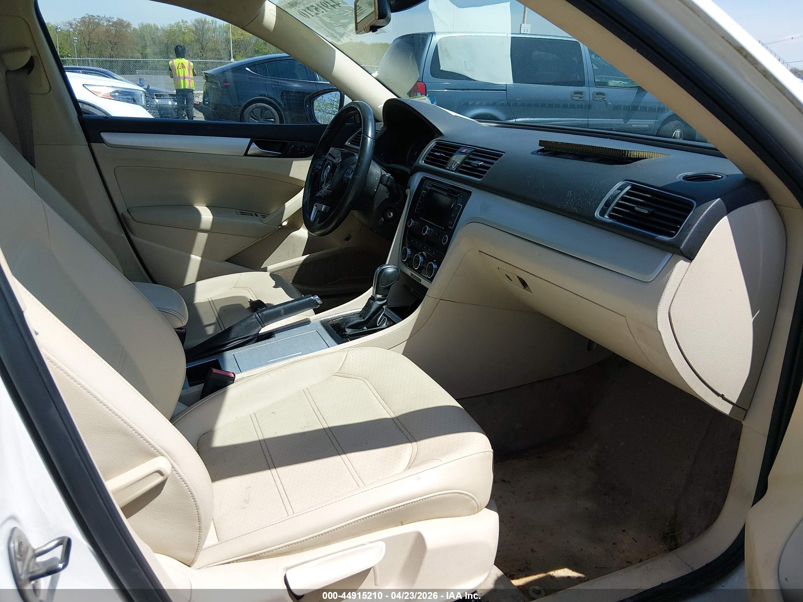 VOLKSWAGEN PASSAT image 5