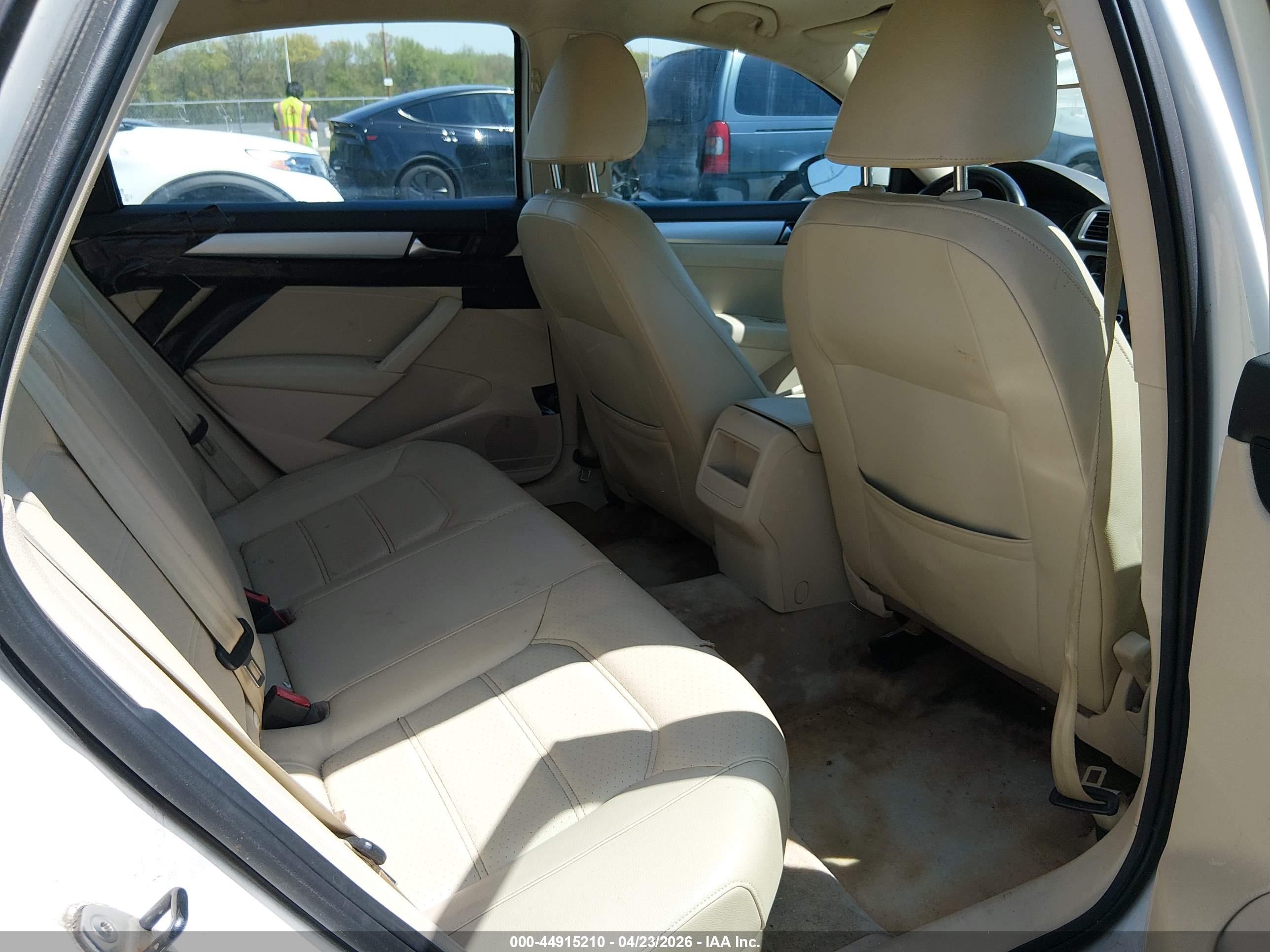 VOLKSWAGEN PASSAT image 8