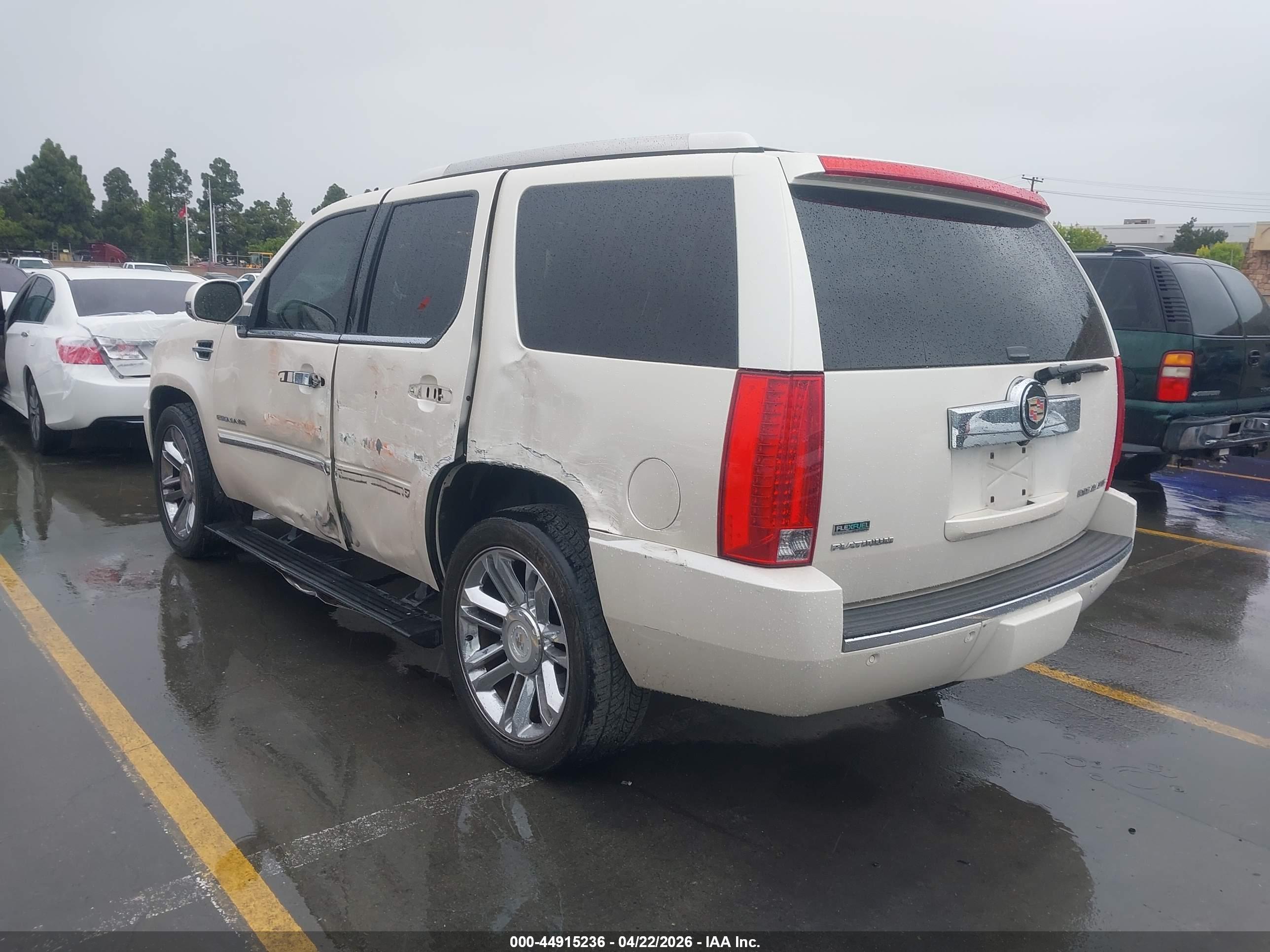 CADILLAC ESCALADE image 3