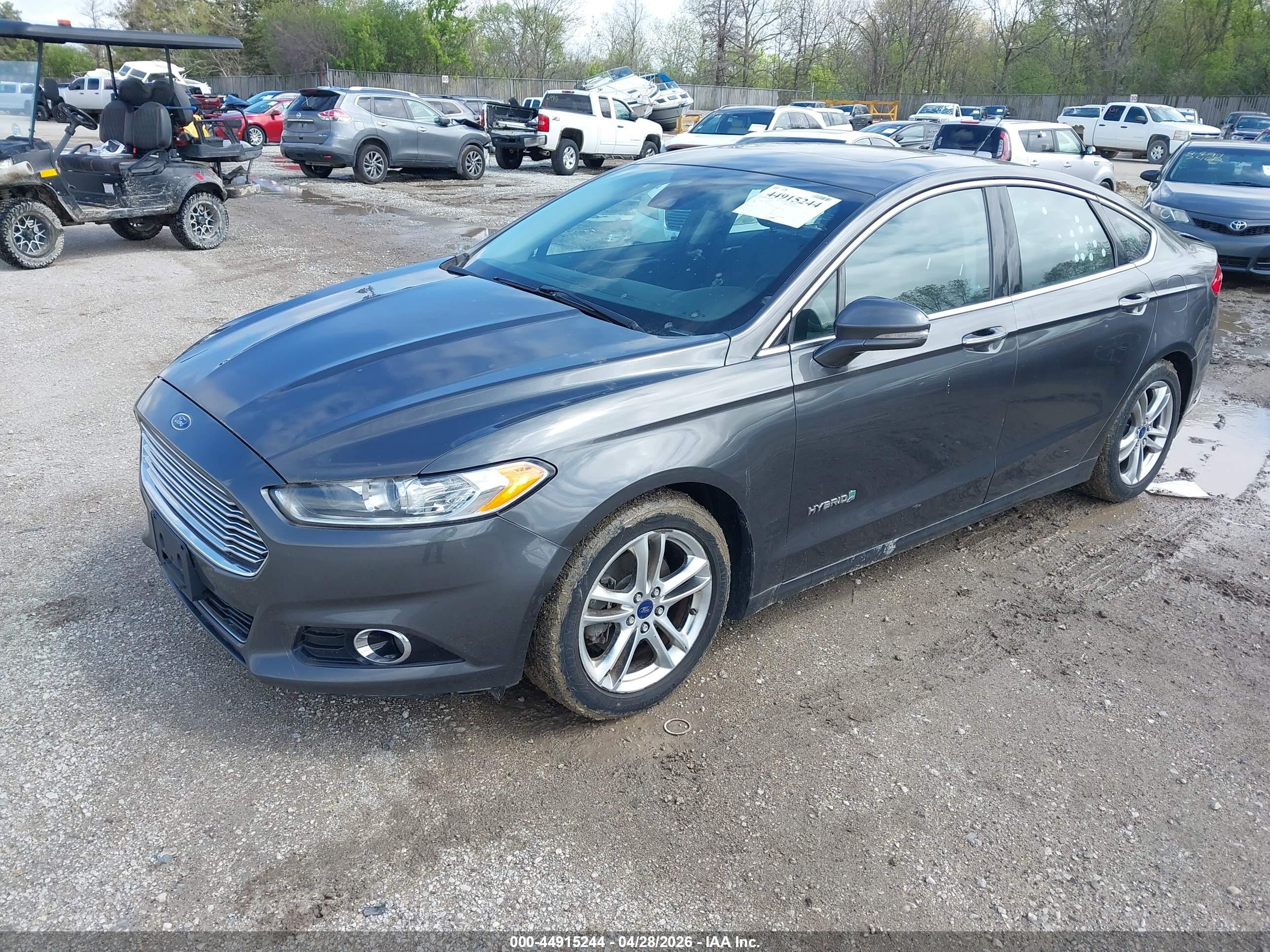 FORD FUSION image 2