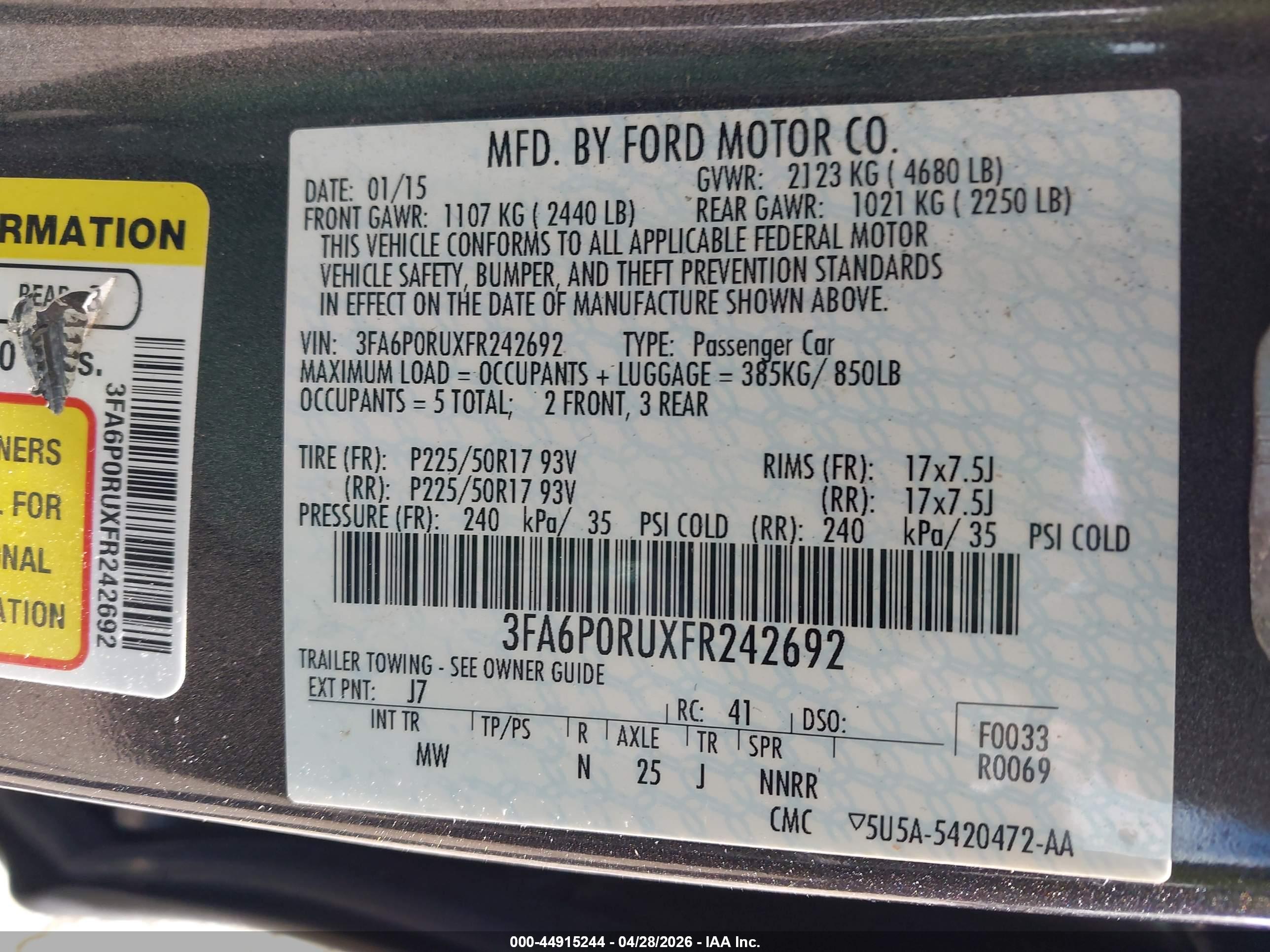 FORD FUSION image 9