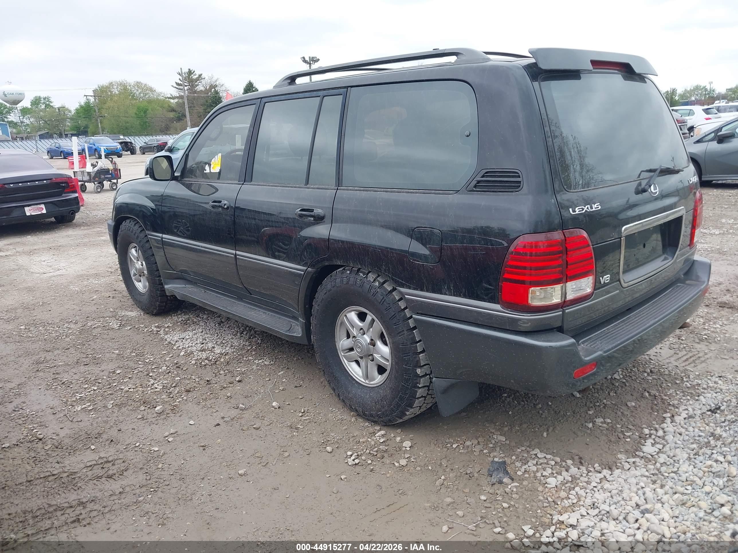 LEXUS LX image 3
