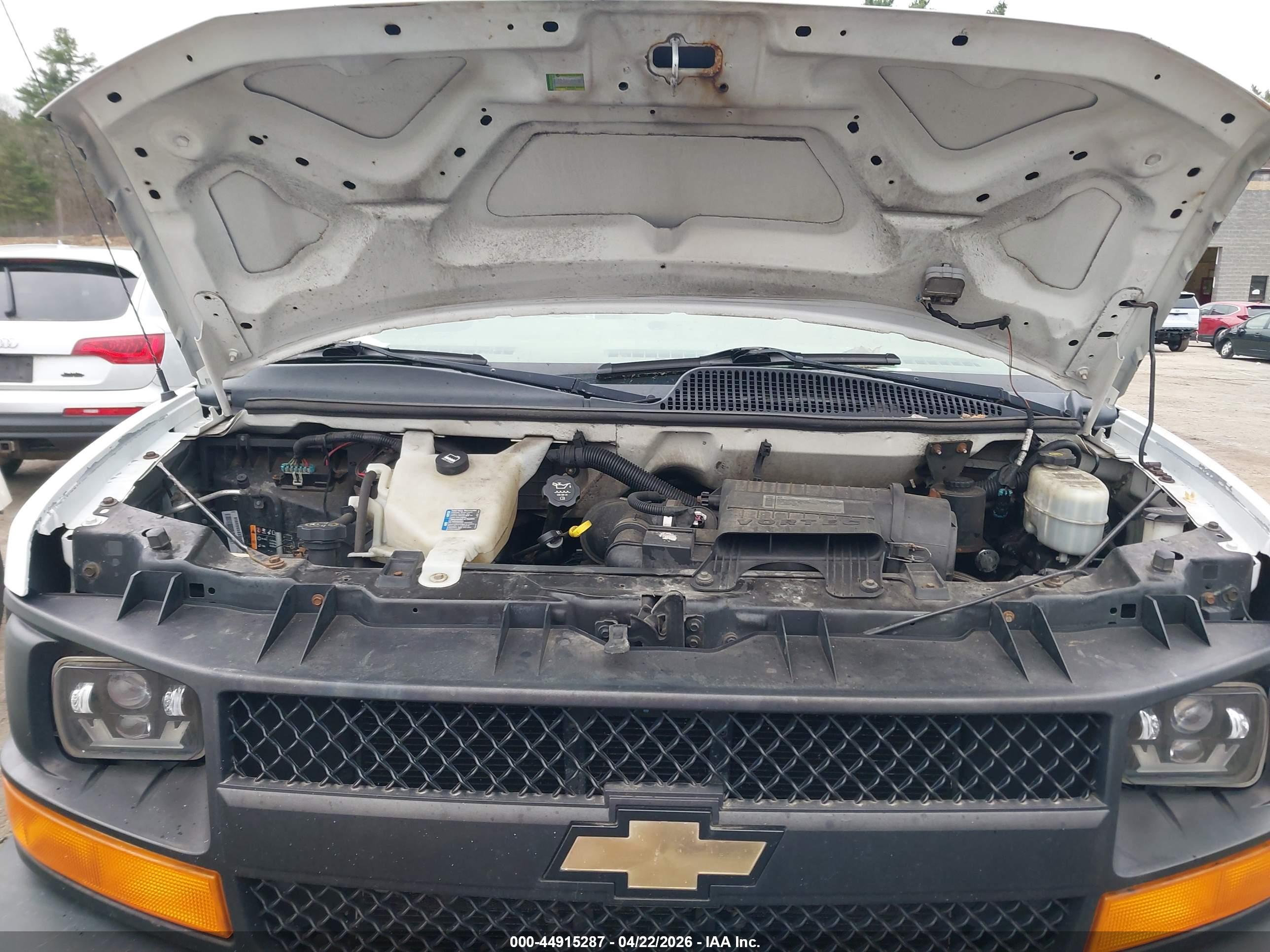 CHEVROLET EXPRESS image 10
