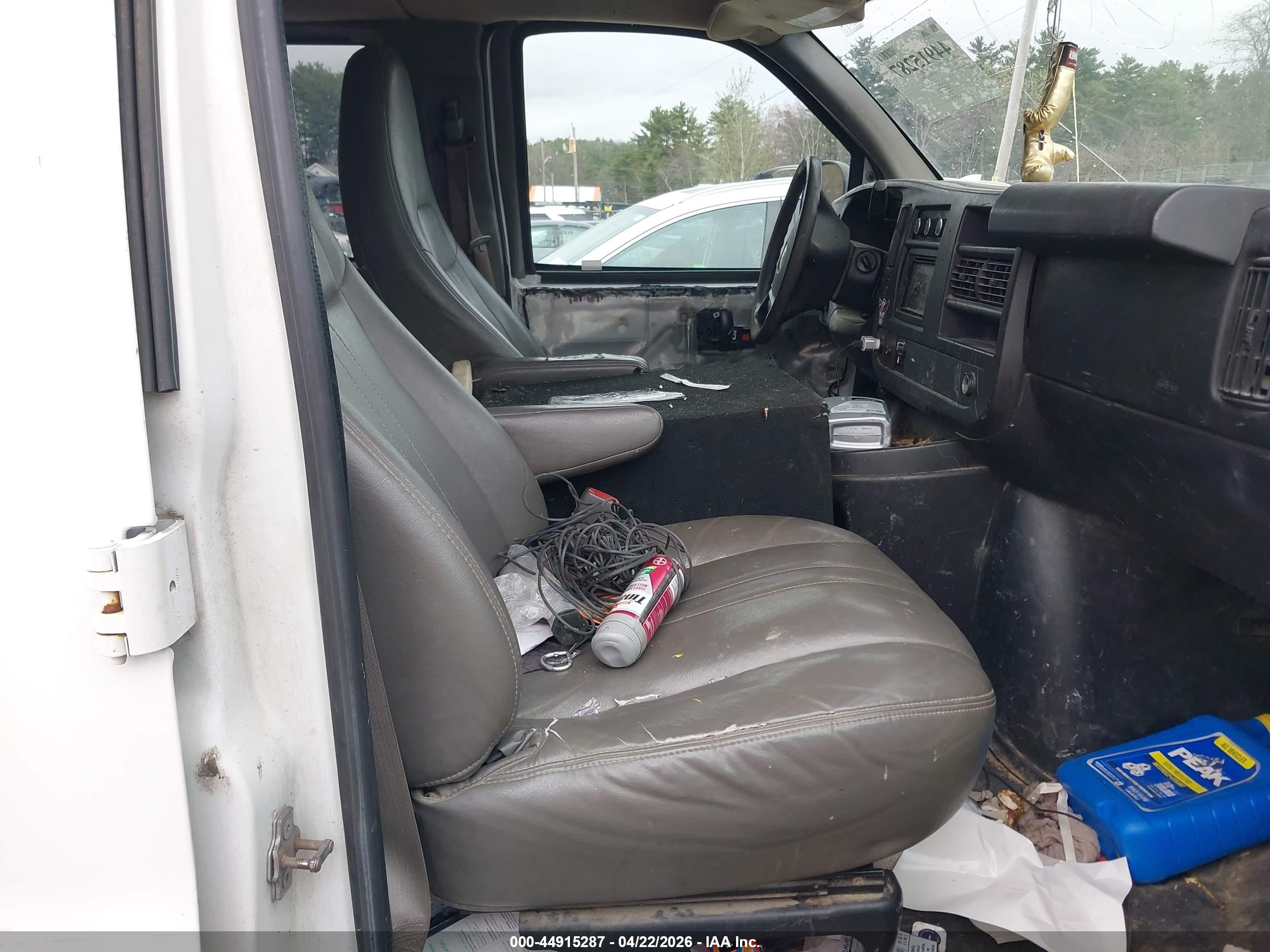 CHEVROLET EXPRESS image 5