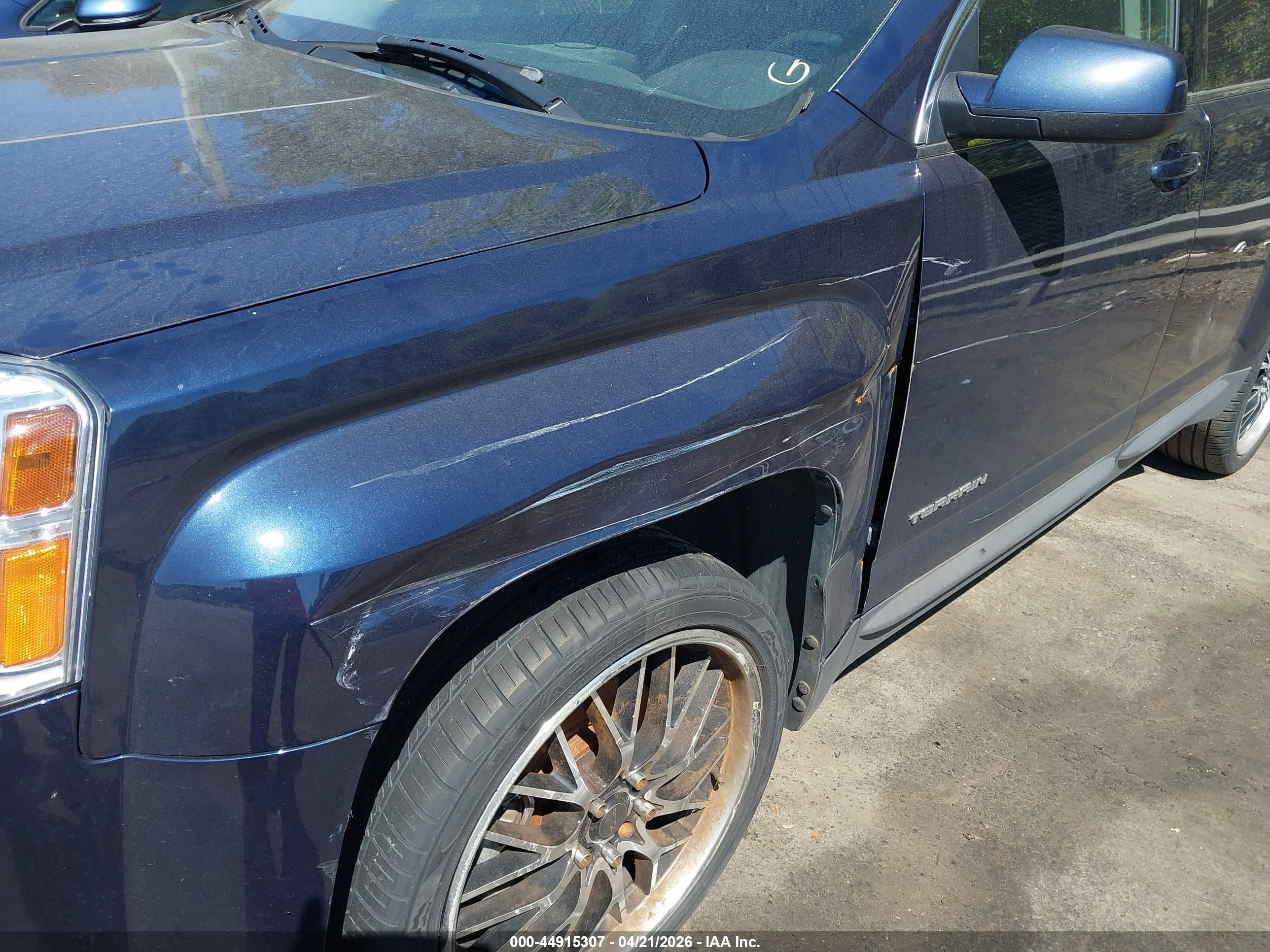 GMC TERRAIN image 6