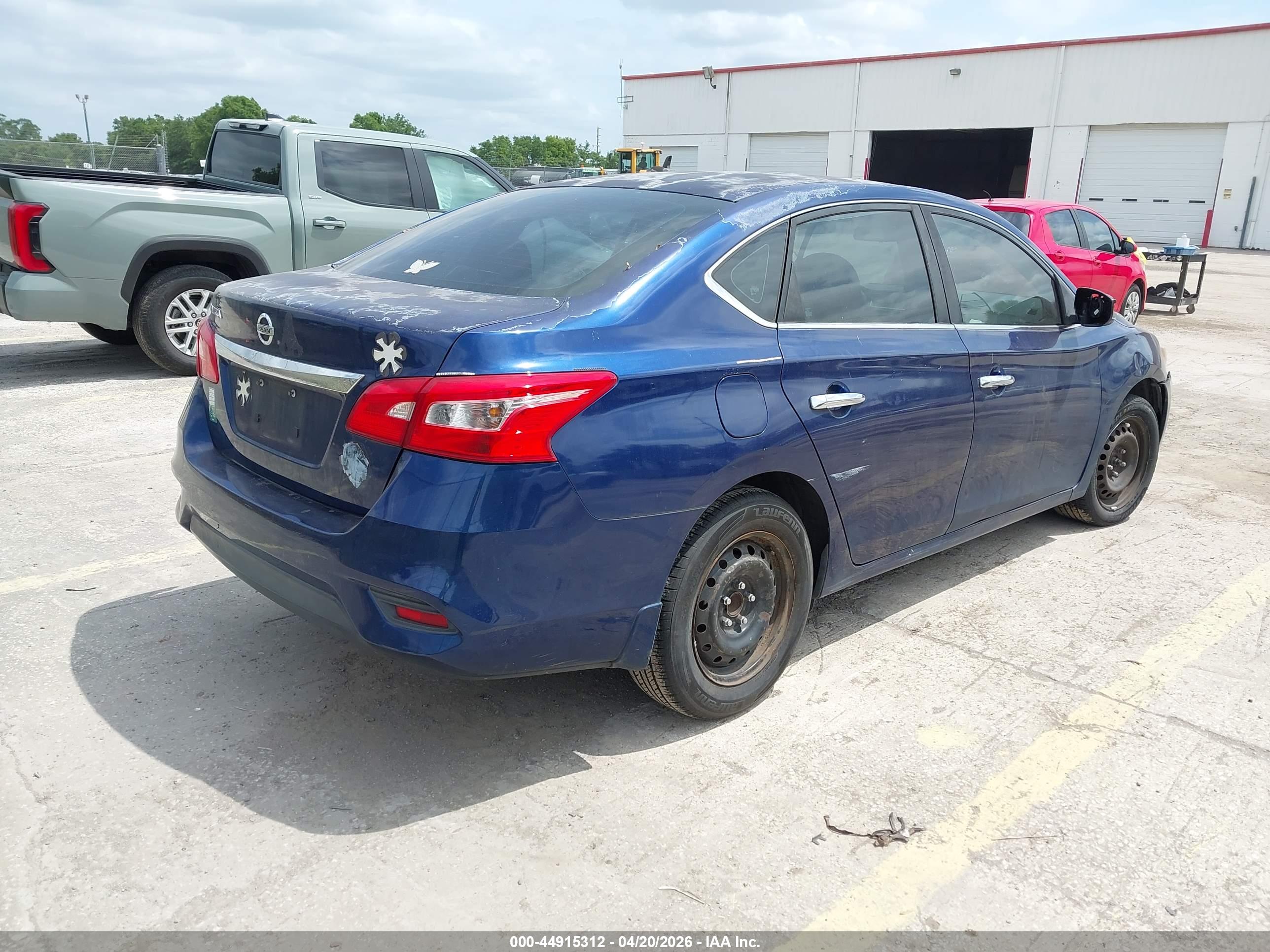 NISSAN SENTRA image 4