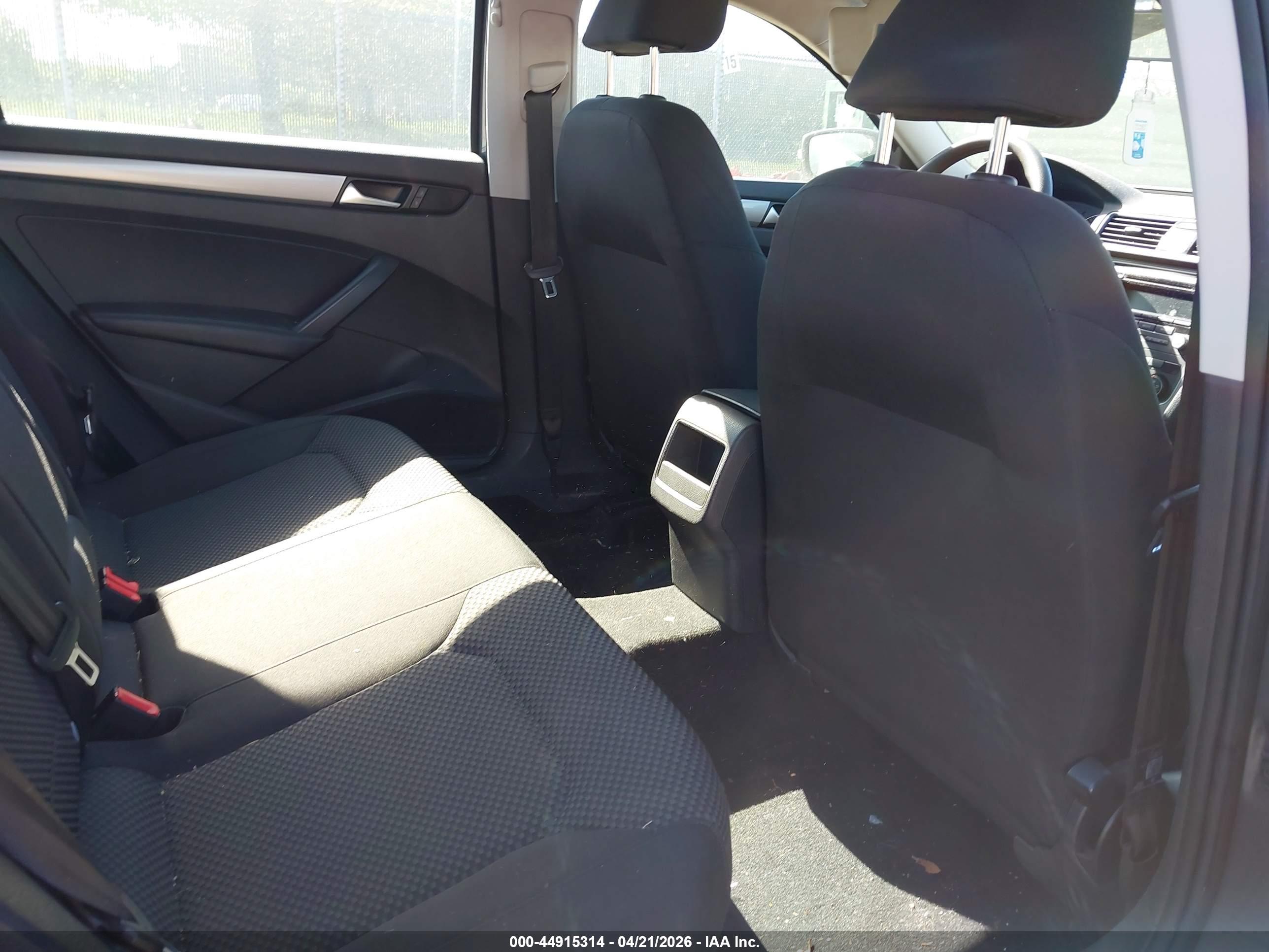 VOLKSWAGEN PASSAT image 8