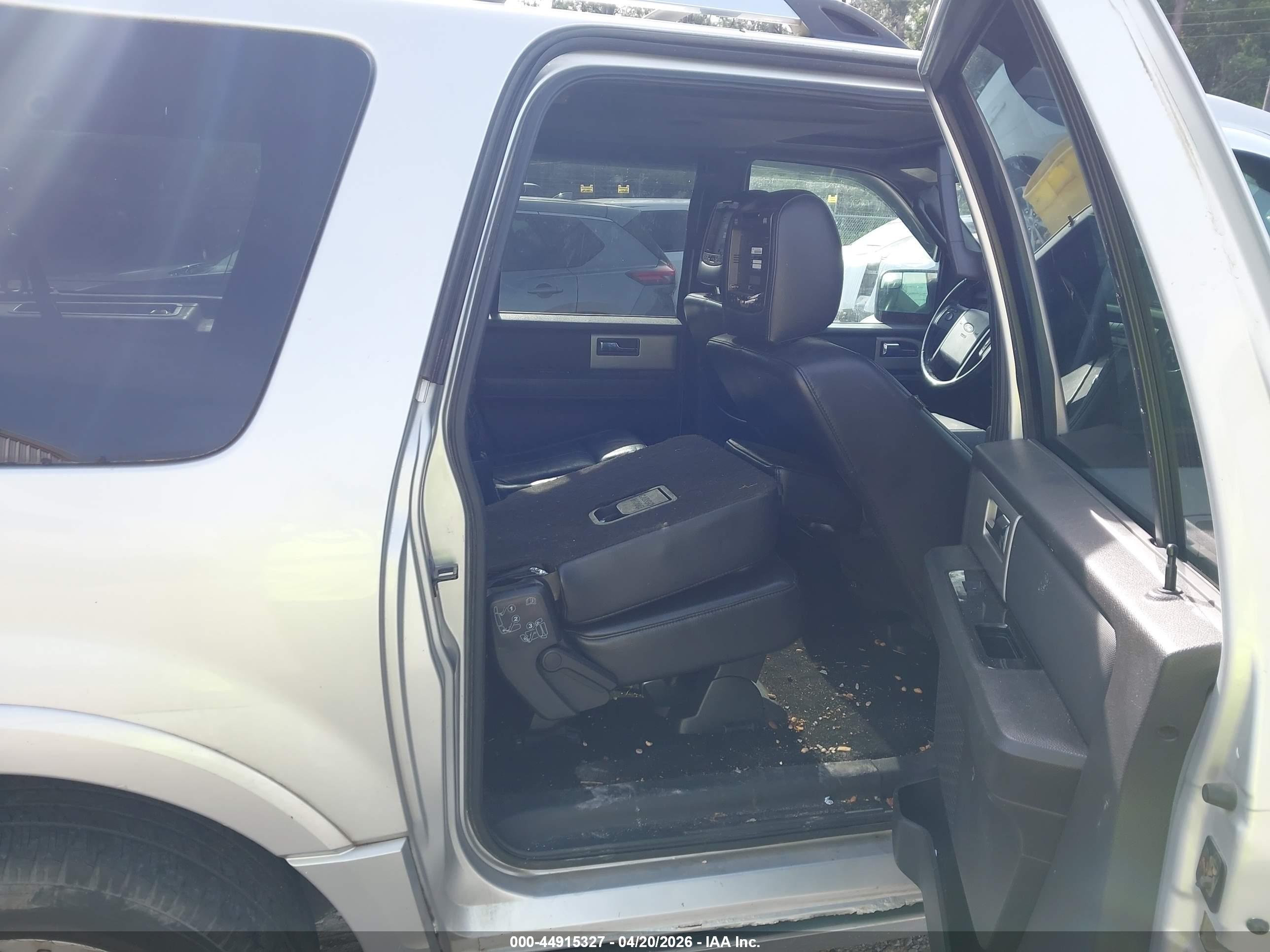FORD EXPEDITION image 8