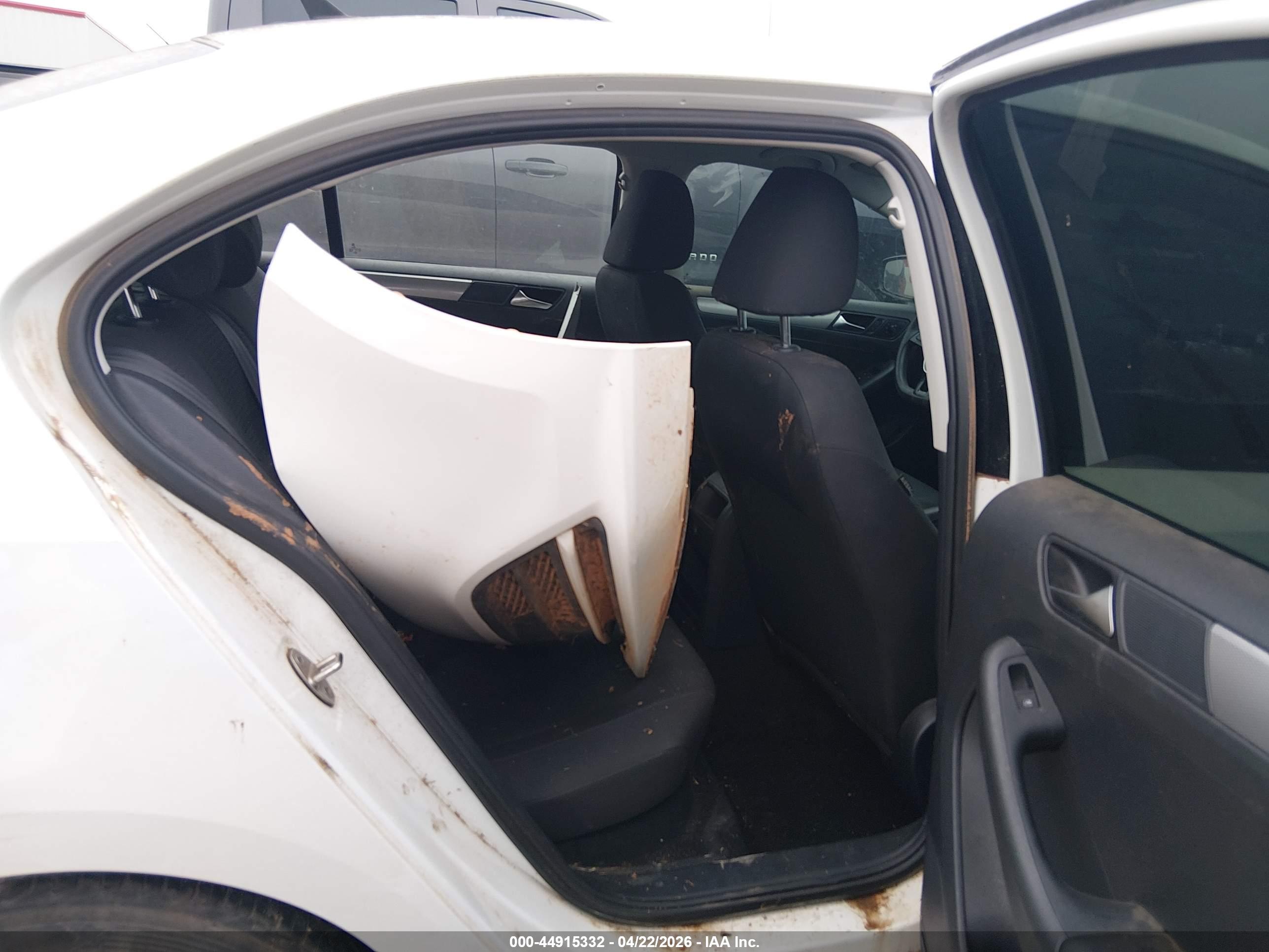 VOLKSWAGEN JETTA image 8